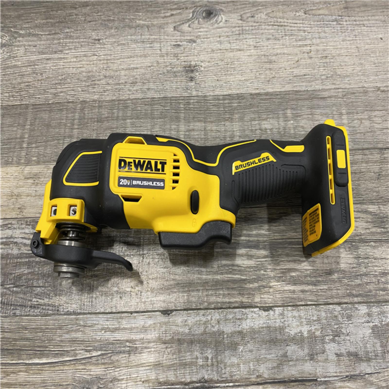 AS-IS DEWALT ATOMIC 20V MAX Cordless Brushless Oscillating Multi Tool Kit