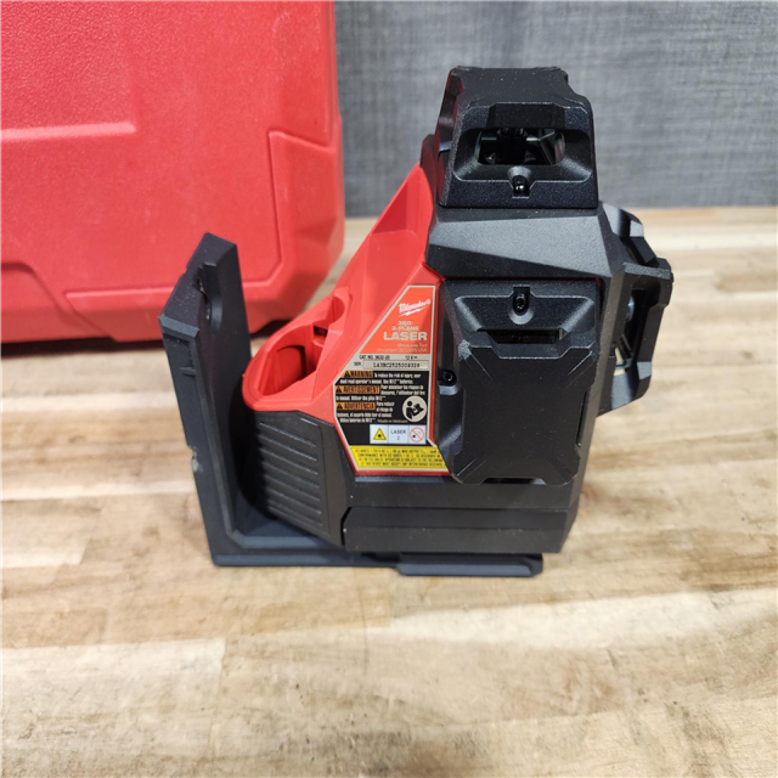 HOUSTON LOCATION - AS-IS (APPEARS LIKE NEW) Milwaukee 12-Volt Lithium-Ion Cordless Green 250 ft. 3-Plane Laser Level Kit