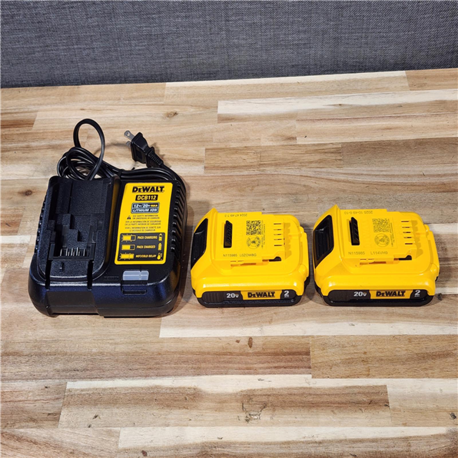 HOUSTON LOCATION - AS-IS DEWALT 2 TOOL COMBO KIT W/ (2) BATTERY & CHARGER