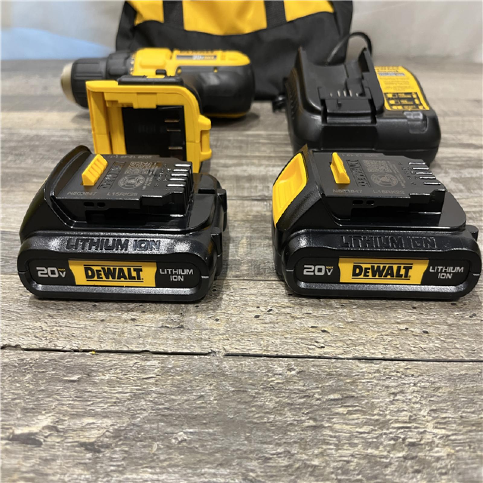 AS-IS DEWALT 20V MAX Cordless 1/2 in. Drill/Driver Kit