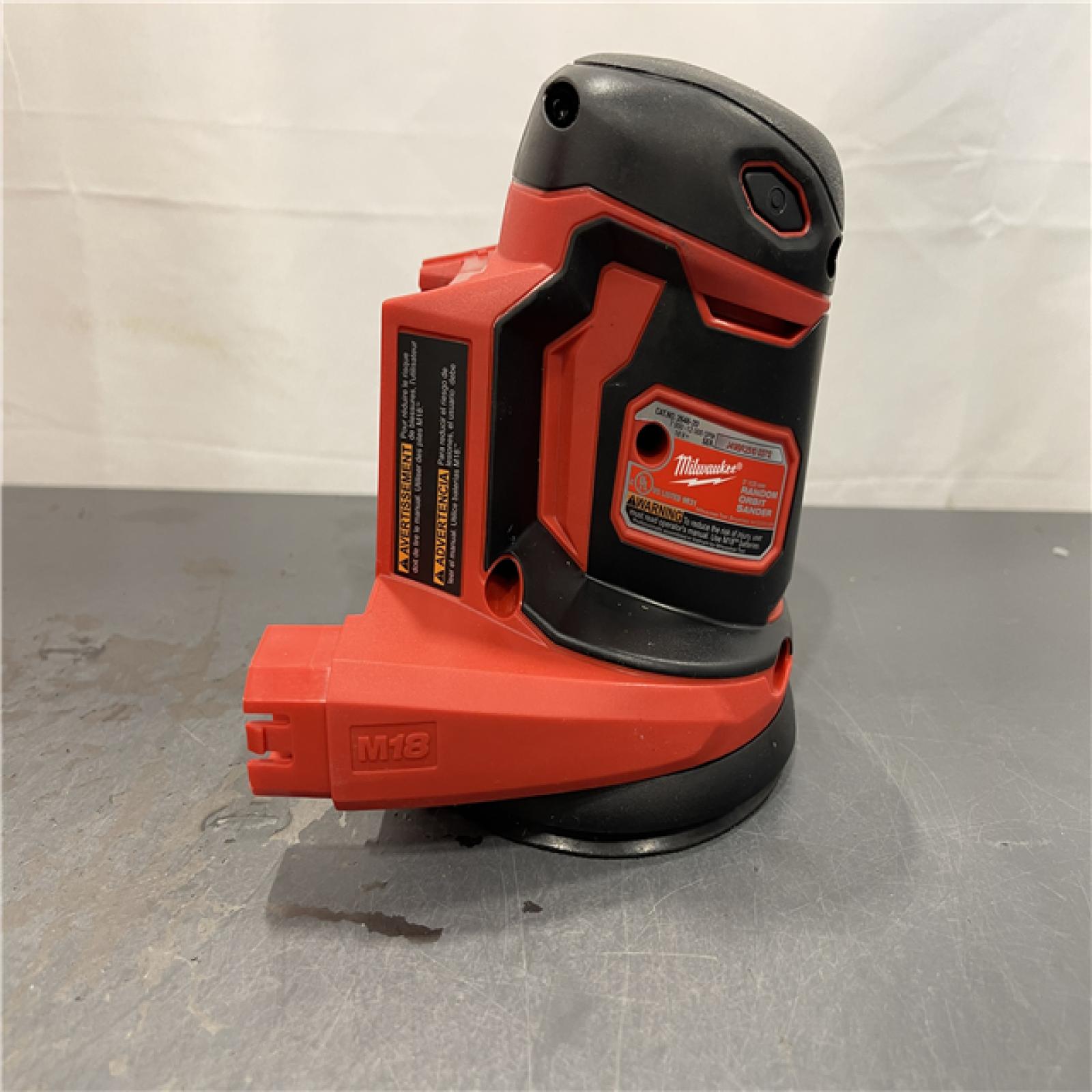 AS-IS - Milwaukee M18 18V Lithium-Ion Cordless 5 in. Random Orbit Sander