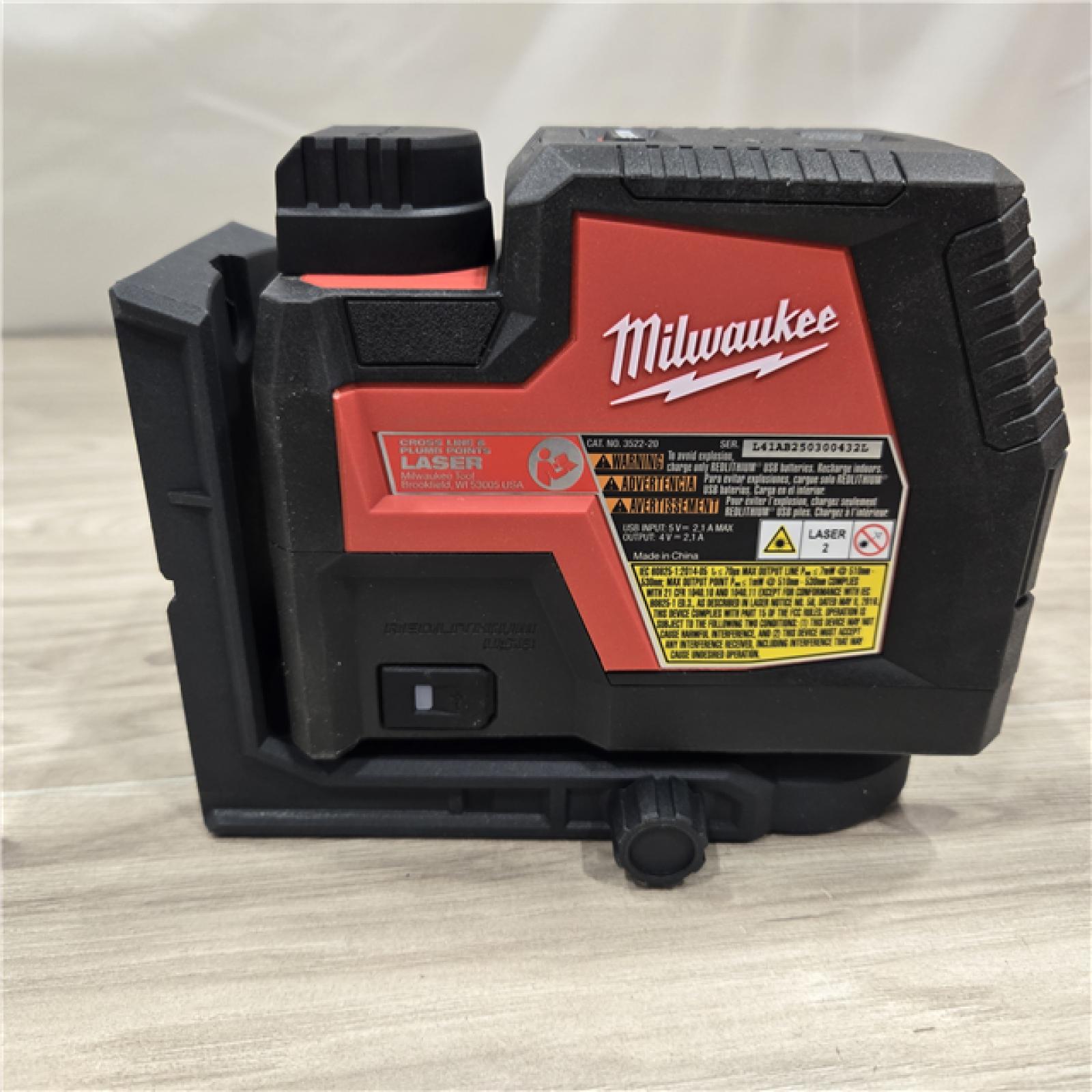 AS-IS Milwaukee-3522-21 Cross Line Plumb Point USB Green Laser Kit