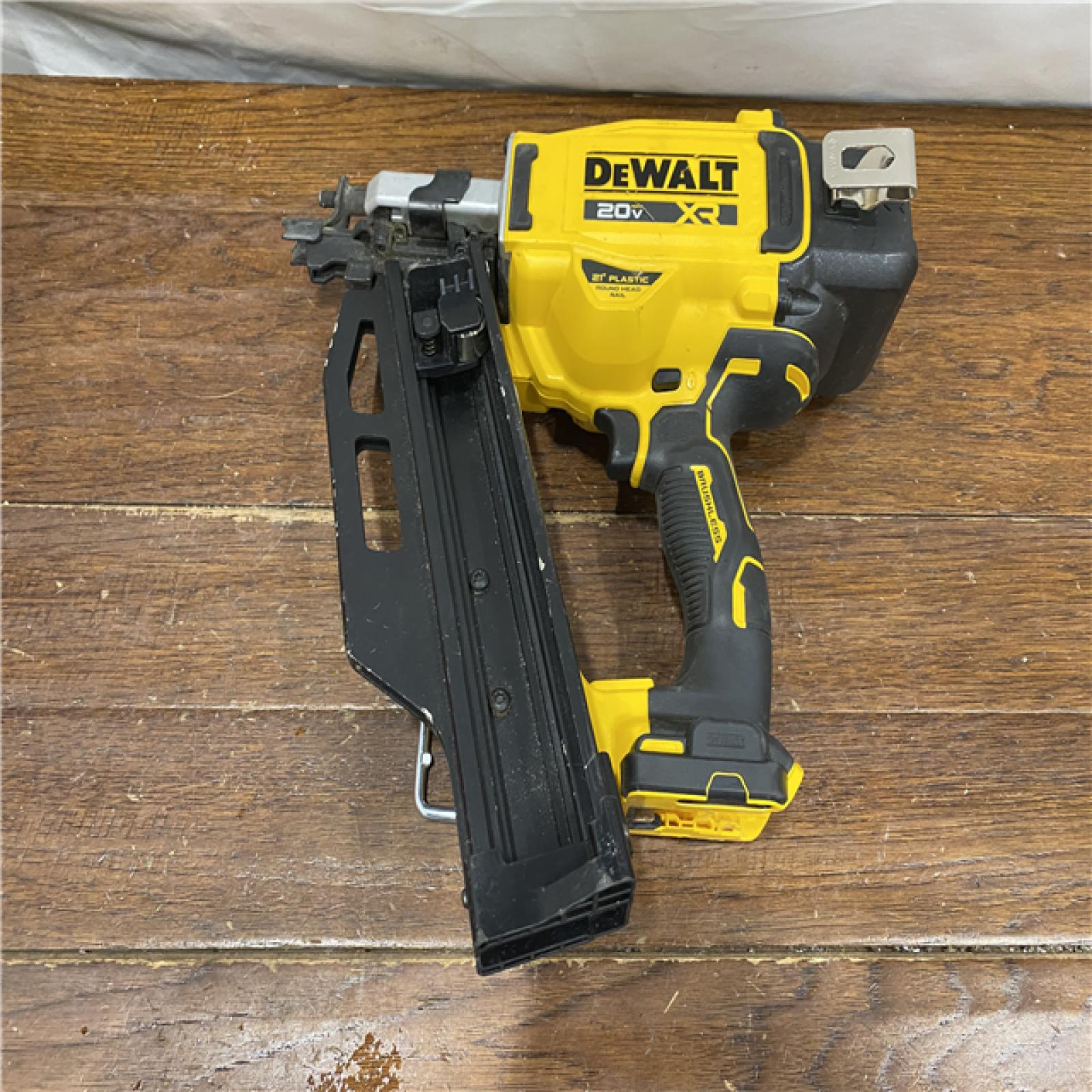 AS-IS DEWALT 20-Volt 21° Cordless Framing Nailer (Tool-Only)