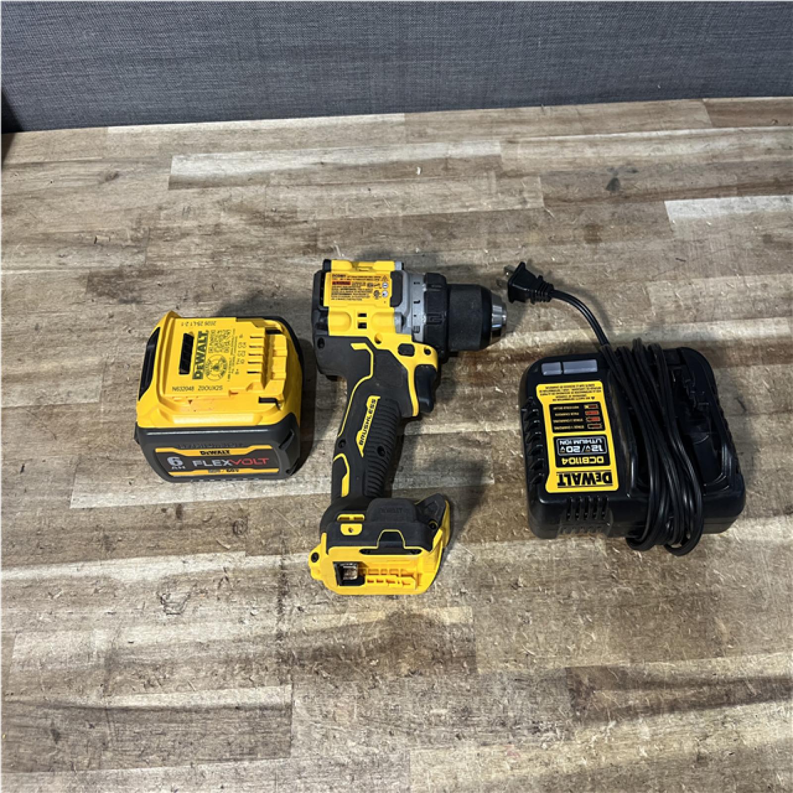 Houston Location AS-IS DEWALT 20V MAX XR Lithium-Ion Brushless Cordless 1/2 in. Drill/Driver Kit