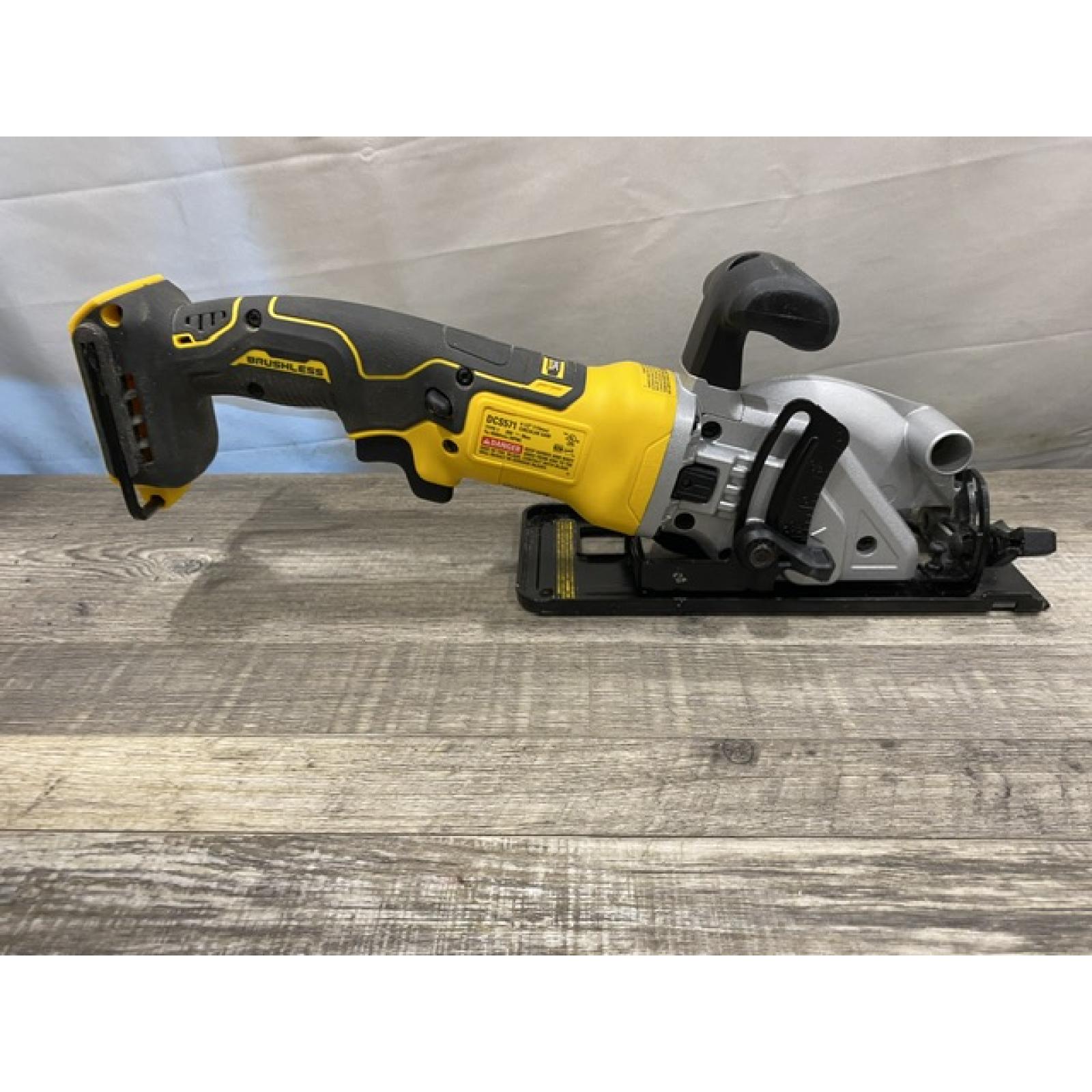 AS-IS DEWALT ATOMIC 20V MAX Cordless Brushless 4-1/2 in. Circular Saw (Tool Only)