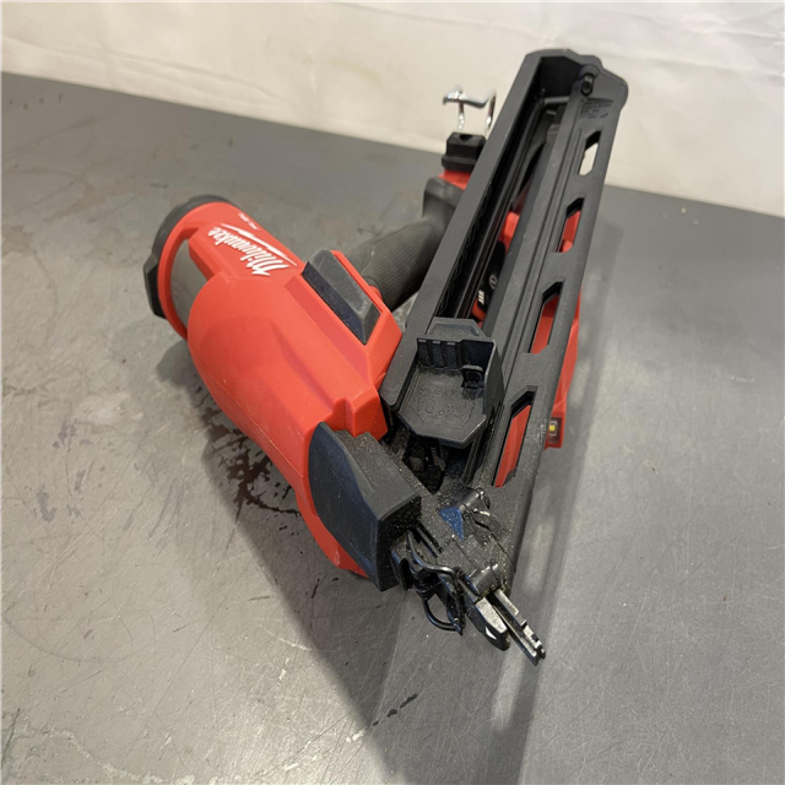 AS-IS - Milwaukee M18 FUEL 18-Volt Lithium-Ion Brushless Cordless Gen II 15-Gauge Angled Finish Nailer