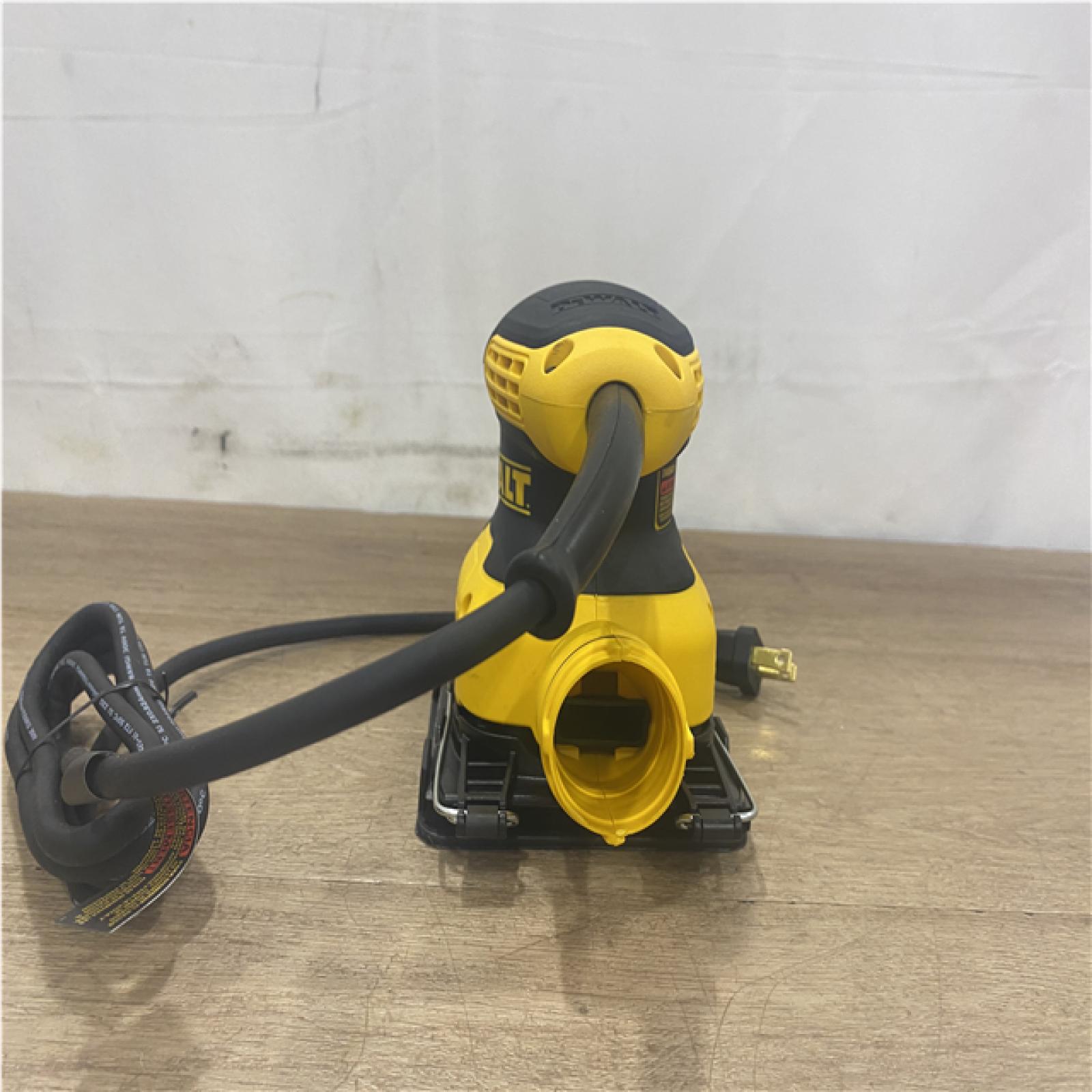 as-is Black & Decker/Dewalt DWE6411K 2.4A 1/4 Sheet Sander