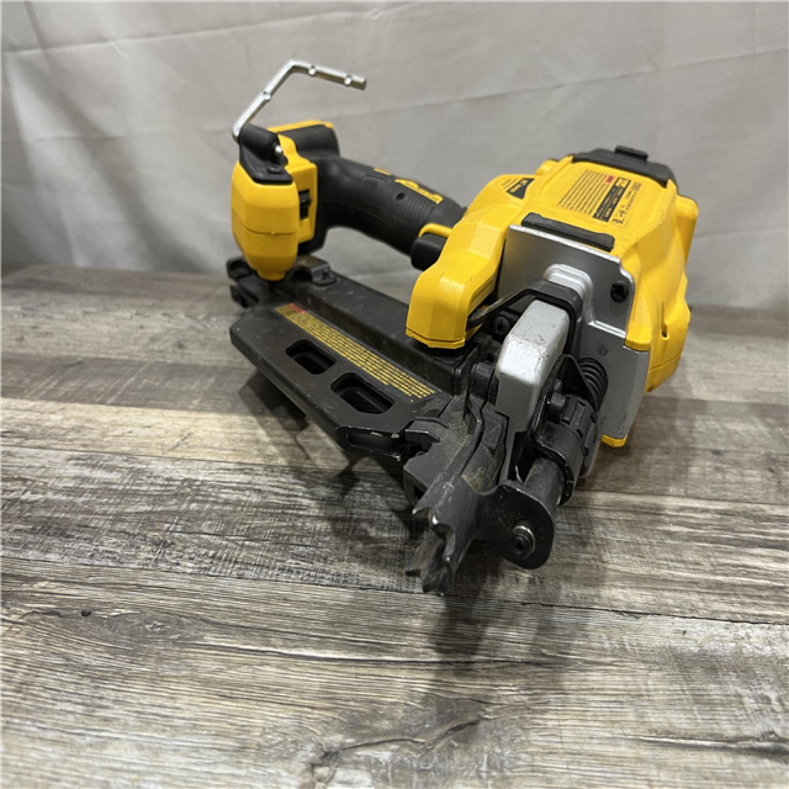 AS-IS DEWALT 20V 30 Degree Cordless Framing Nailer (Tool-Only)