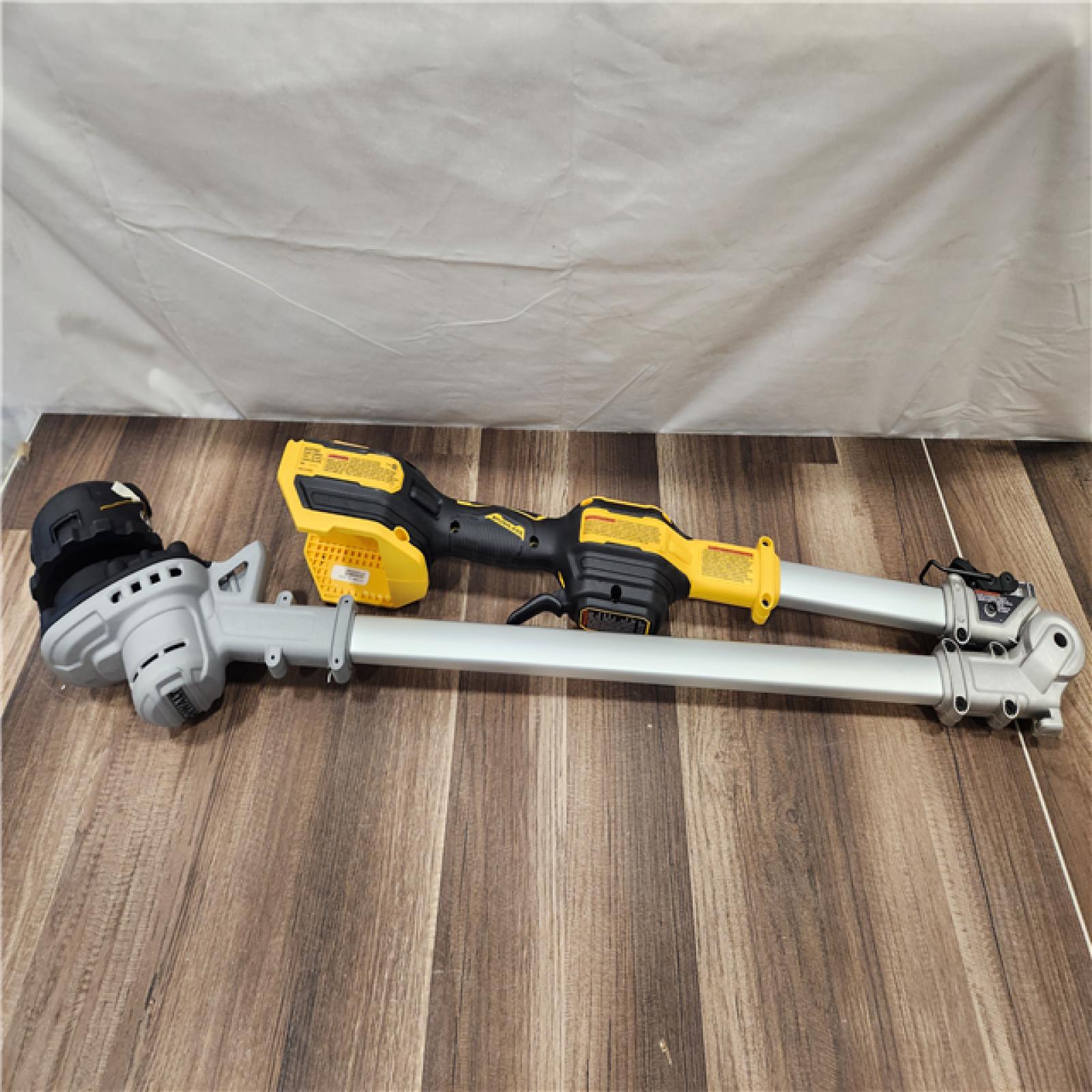 AS-IS- DeWalt 20V MAX 14 in. Brushless Cordless Battery Powered Foldable String Trimmer Kit with (1) 5 Ah Battery & Charger