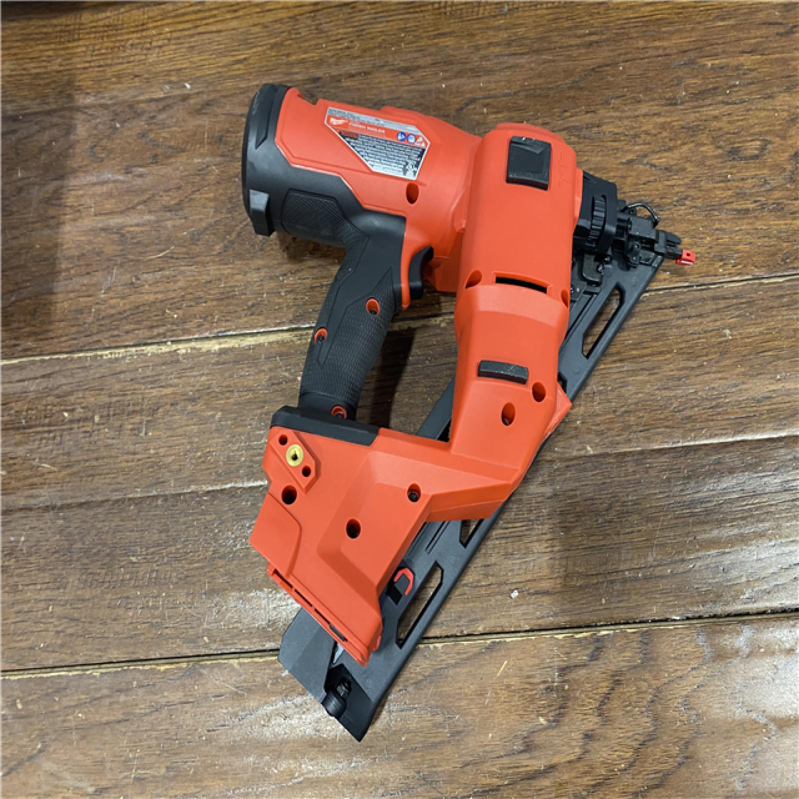 AS-IS Milwaukee 2839-20 M18 FUEL 15 Ga. 18 Volt Brushless Angled Finish Nailer