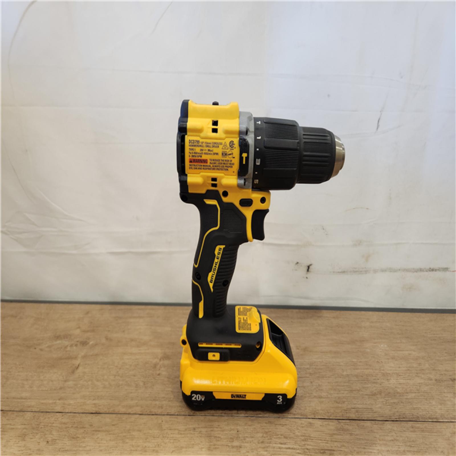 AS-IS- DEWALT ATOMIC 20V Cordless 1/2 in. Compact Hammer Drill Kit