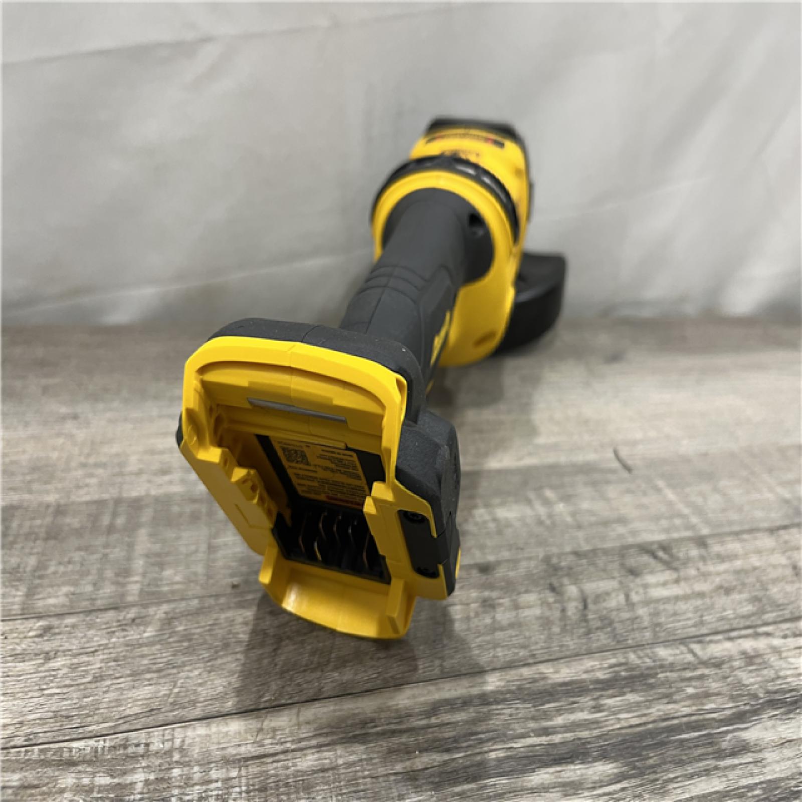 AS-IS DEWALT FLEXVOLT 60V MAX Cordless Brushless 4.5 in. - 6 in. Small Angle Grinder Kit