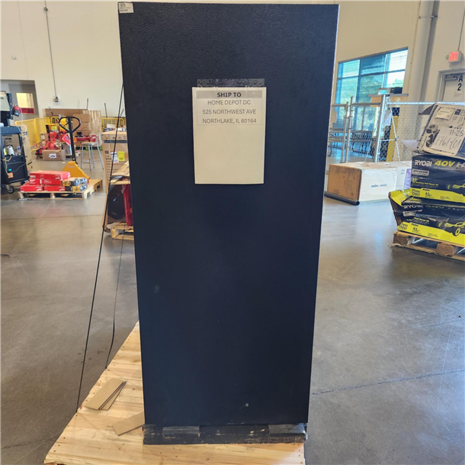 DALLAS LOCATION - STACK-ON Siege 72-Gun Fireproof with Electronic Lock Gun Safe  Black