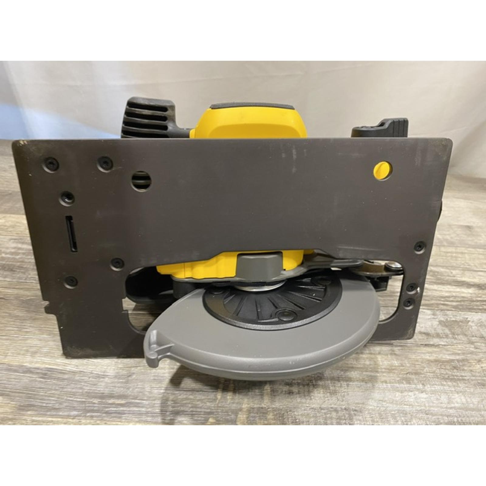 AS-IS DEWALT FLEXVOLT 60V MAX Cordless Brushless 7-1/4 in. Circular Saw with Brake (Tool Only)