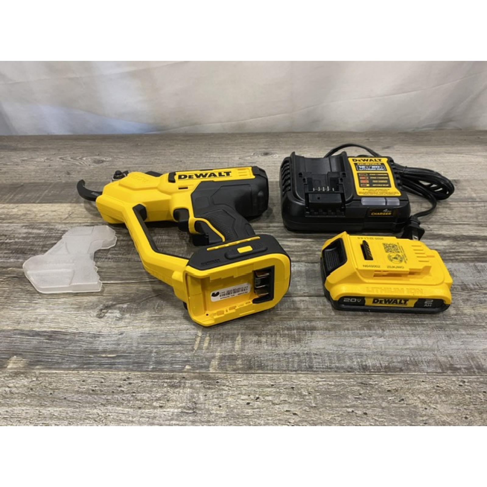 AS-IS DEWALT 20V MAX Cordless Battery Powered Pruner Kit