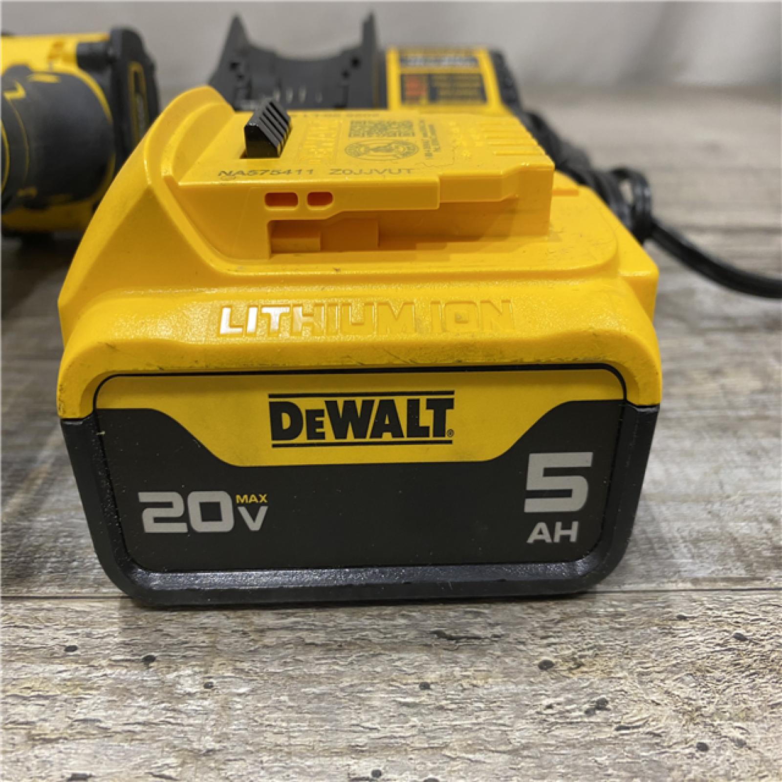 AS-IS DEWALT ATOMIC 20V MAX Lithium-Ion Cordless 1/4 in. Brushless Impact Driver Kit