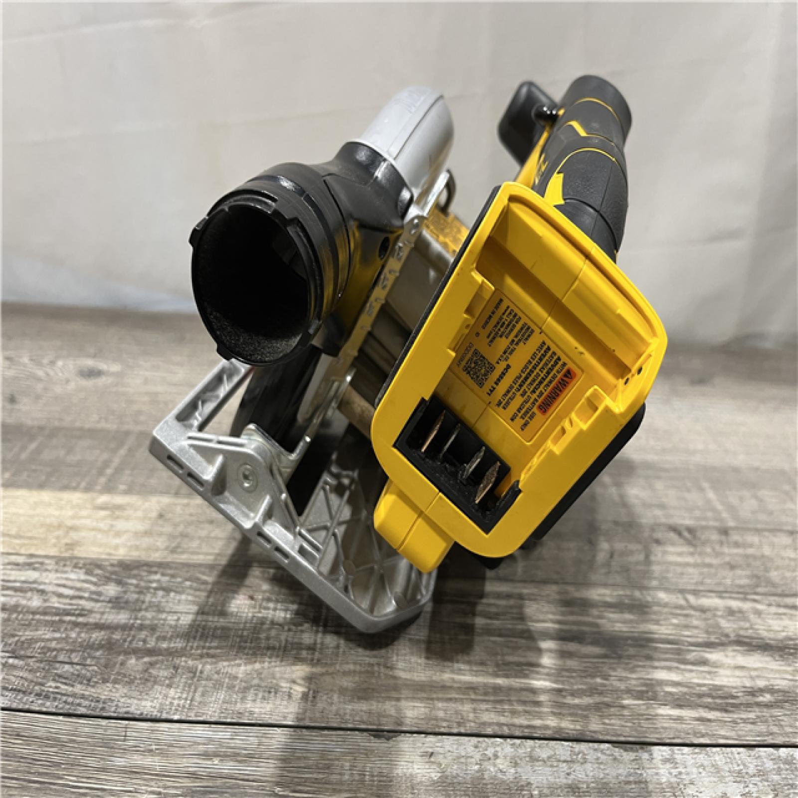 AS-IS DEWALT 20V MAX Cordless Brushless 6-1/2 in. Sidewinder Style Circular Saw (Tool Only)