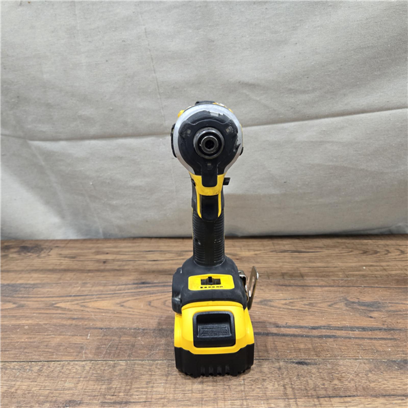 AS-IS DEWALT ATOMIC 20V MAX Lithium-Ion Cordless 1/4 in. Brushless Impact Driver Kit, 5 Ah Battery, Charger, and Bag