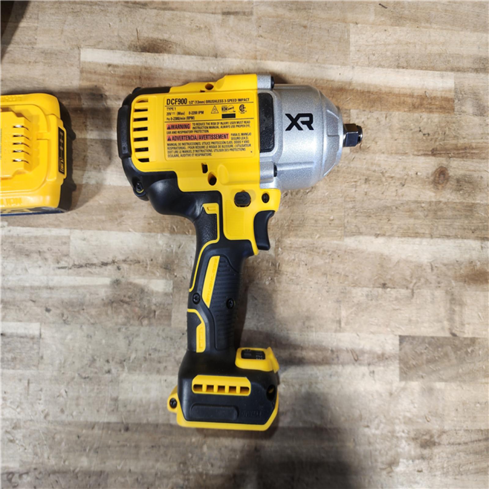 HOUSTON LOCATION - AS - IS DEWALT 20V MAX Lithium-Ion Cordless 1/2 in. Impact Wrench Kit