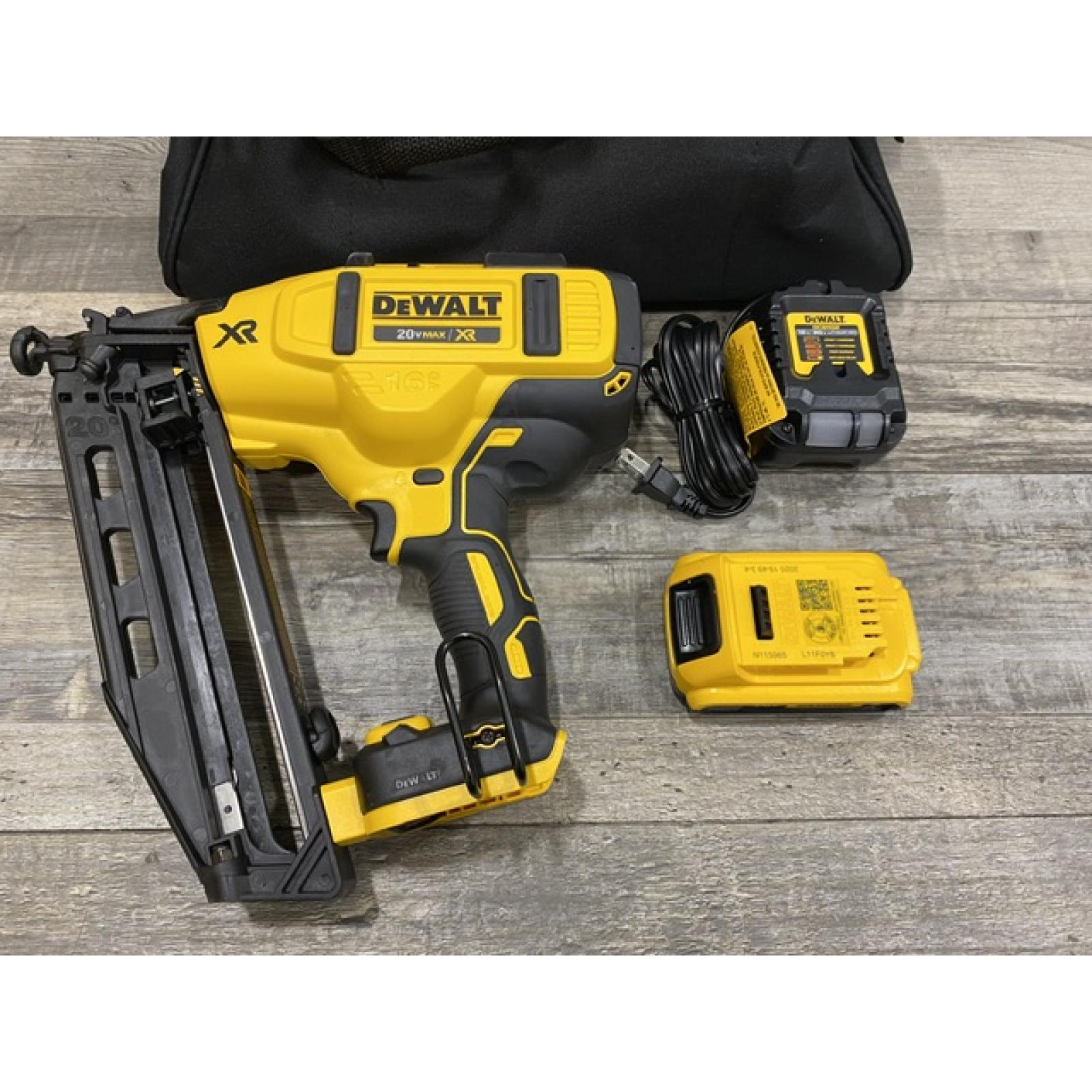 AS-IS DEWALT 20V MAX XR 16-Gauge Electric Cordless Angled Finishing Nailer Kit