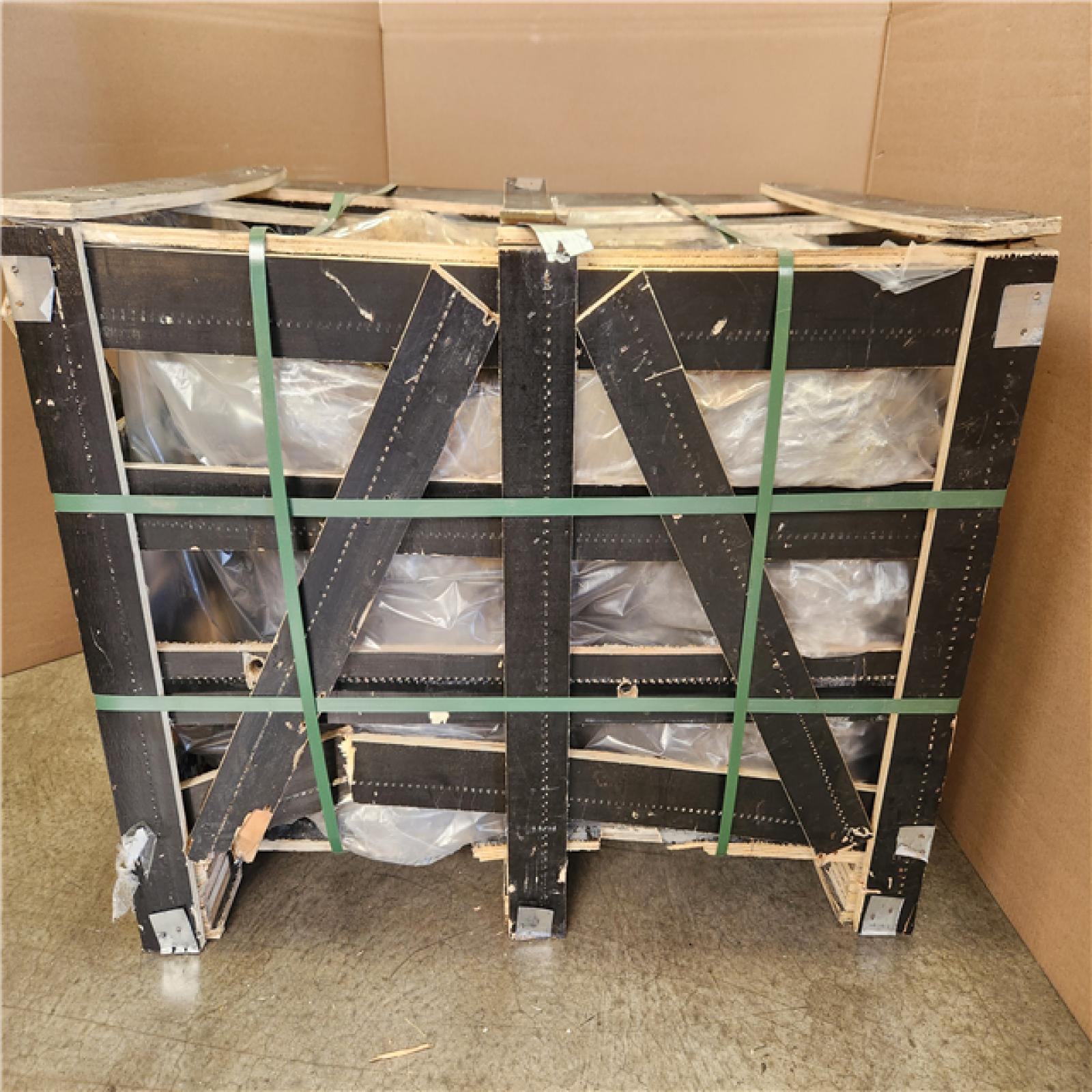 Phoenix MSI California Gold Mesh Random (210 SqFt/ 78 Case)