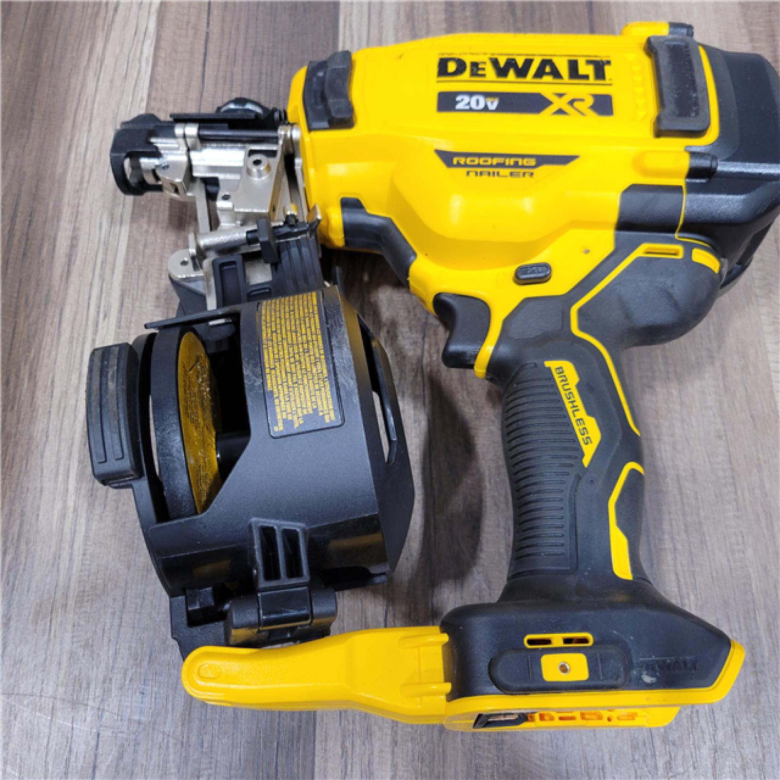 AS-IS DEWALT 2007898 Roofing Nailer Cordless