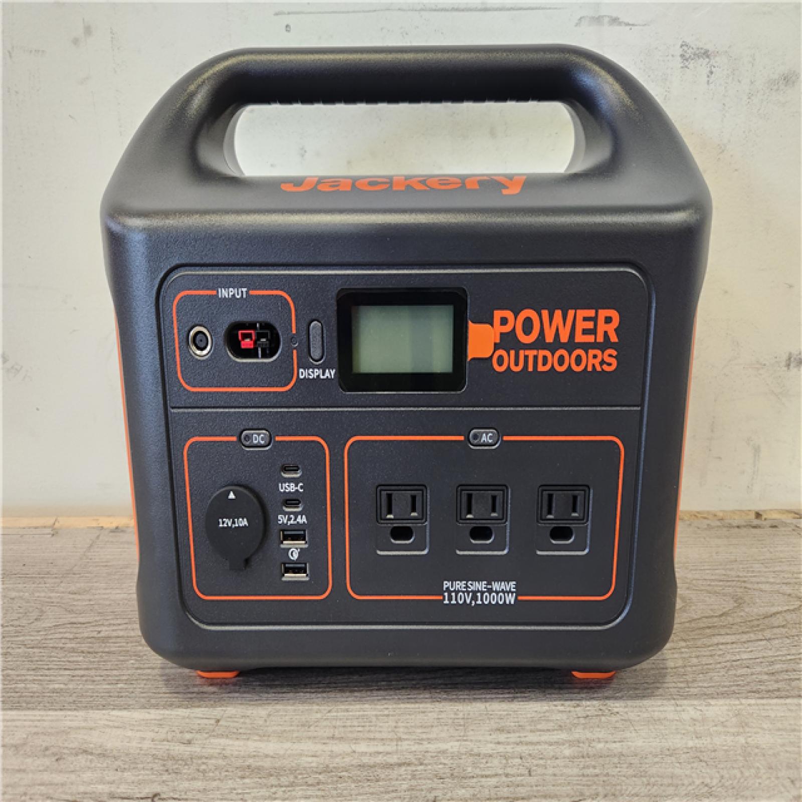 Phoenix Location LIKE NEW Jackery Explorer 880, 880Wh/1000W Model No: Explorer 880