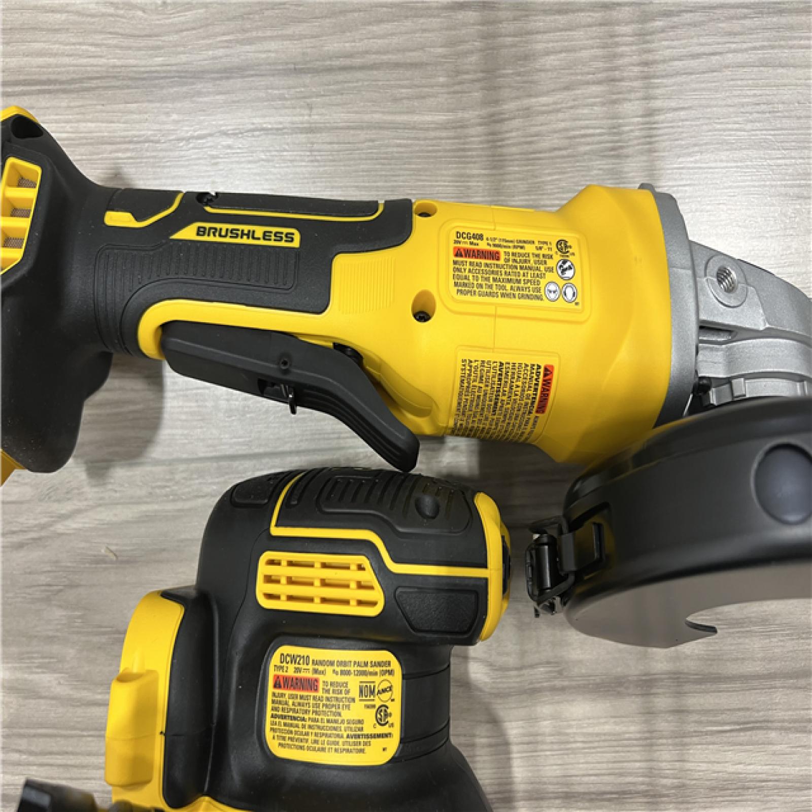 AS-IS DEWALT 20V Lithium-Ion Cordless 6-Tool Combo Kit with Rolling Toolbox