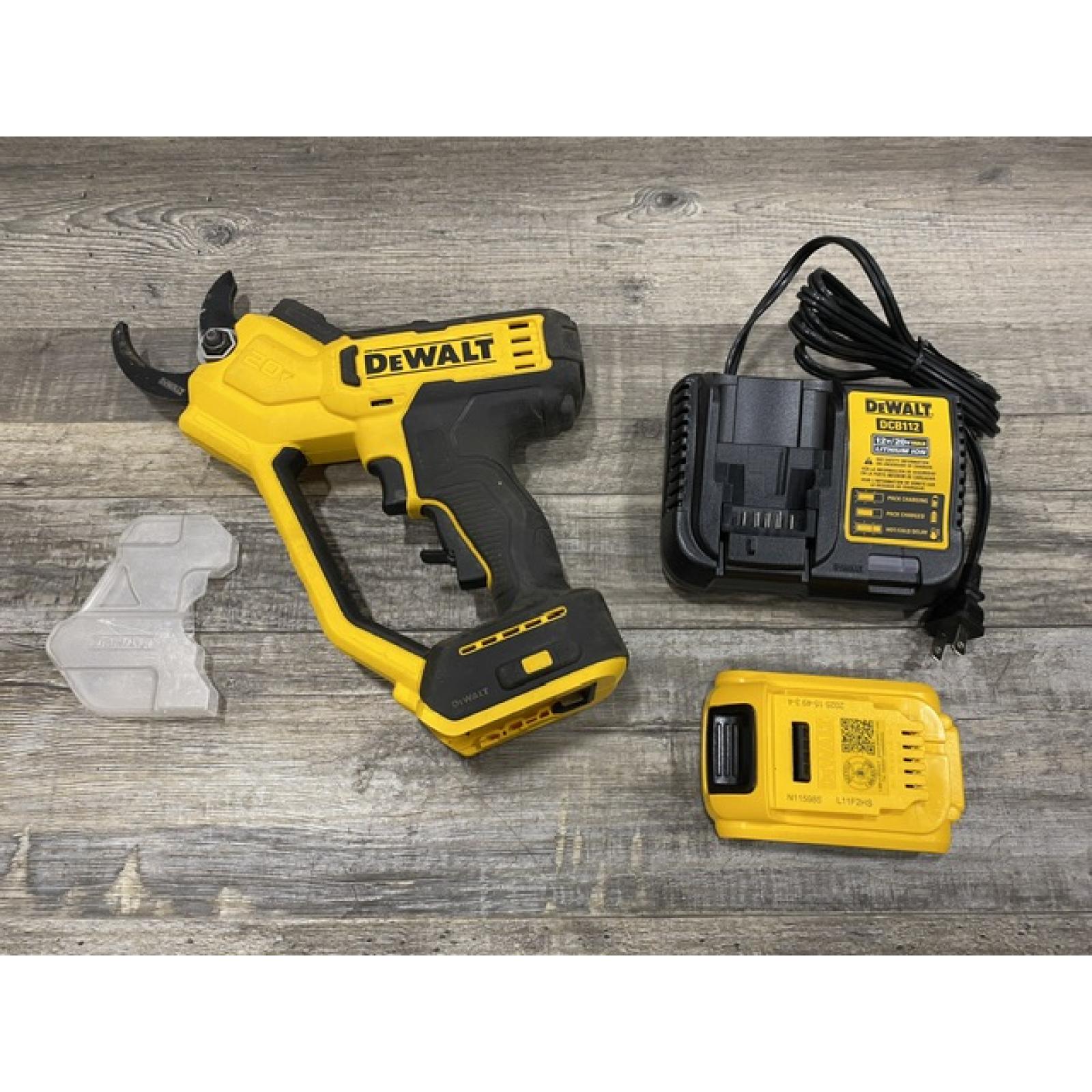 AS-IS DEWALT 20V MAX Cordless Battery Powered Pruner Kit