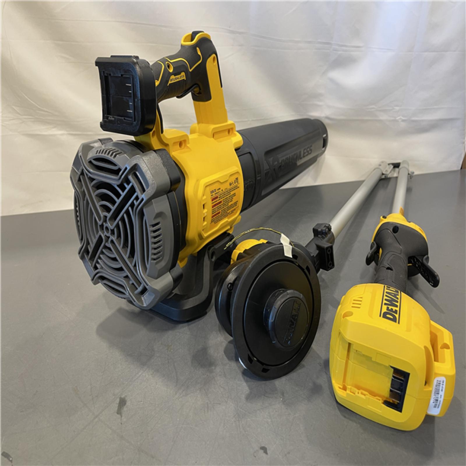 AS-IS - DeWalt 20V MAX 13 in. 20 V Battery Blower/Trimmer Kit