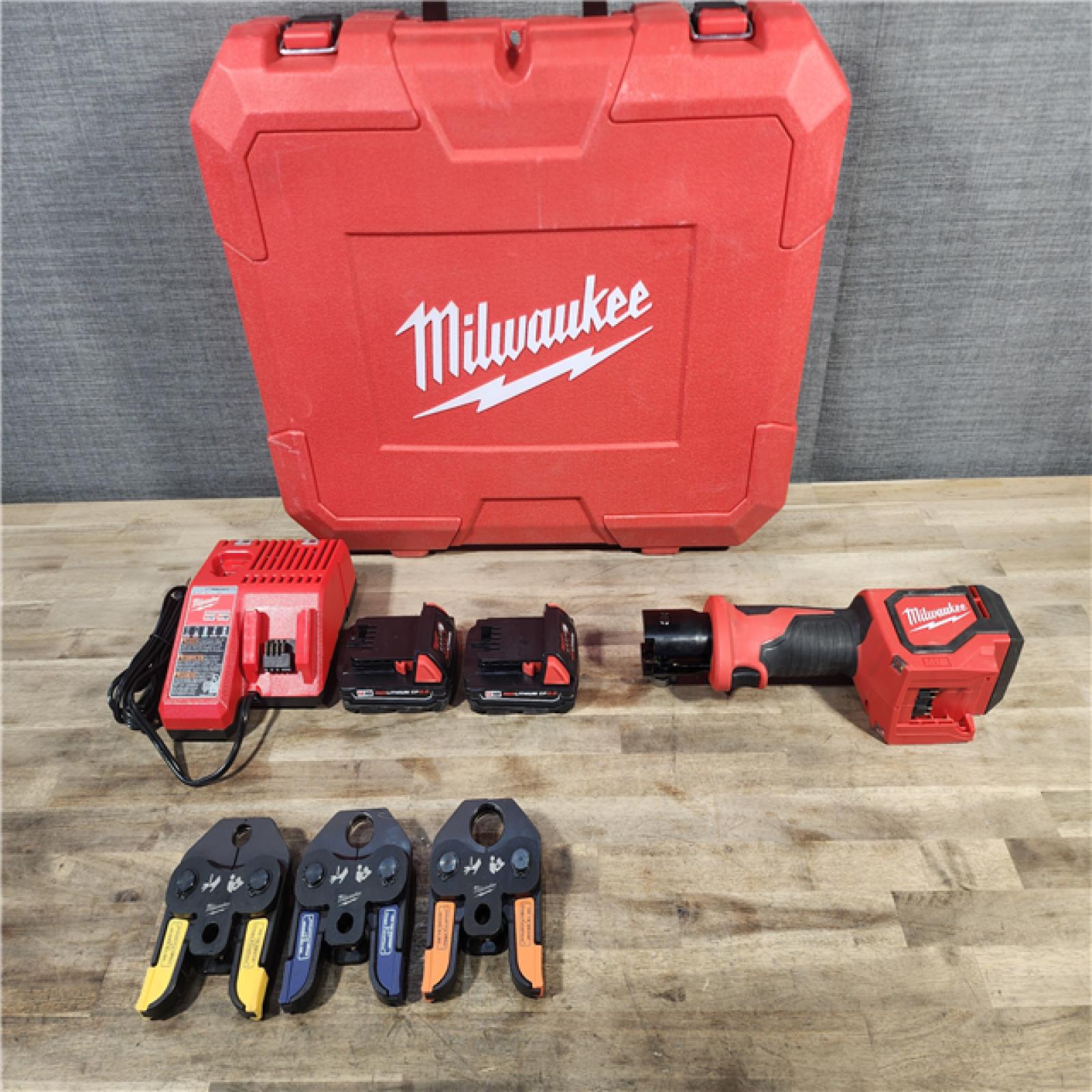 HOUSTON LOCATION - AS-IS Milwaukee-2674-22P M18 Short Throw Press Tool Kit W/ Viega PureFlow Jaws