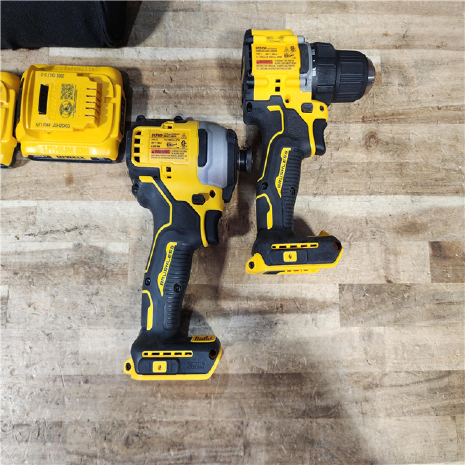 HOUSTON LOCATION - AS - IS DEWALT 2 TOOL COMBO KIT W/ (2) BATTERY & CHARGER