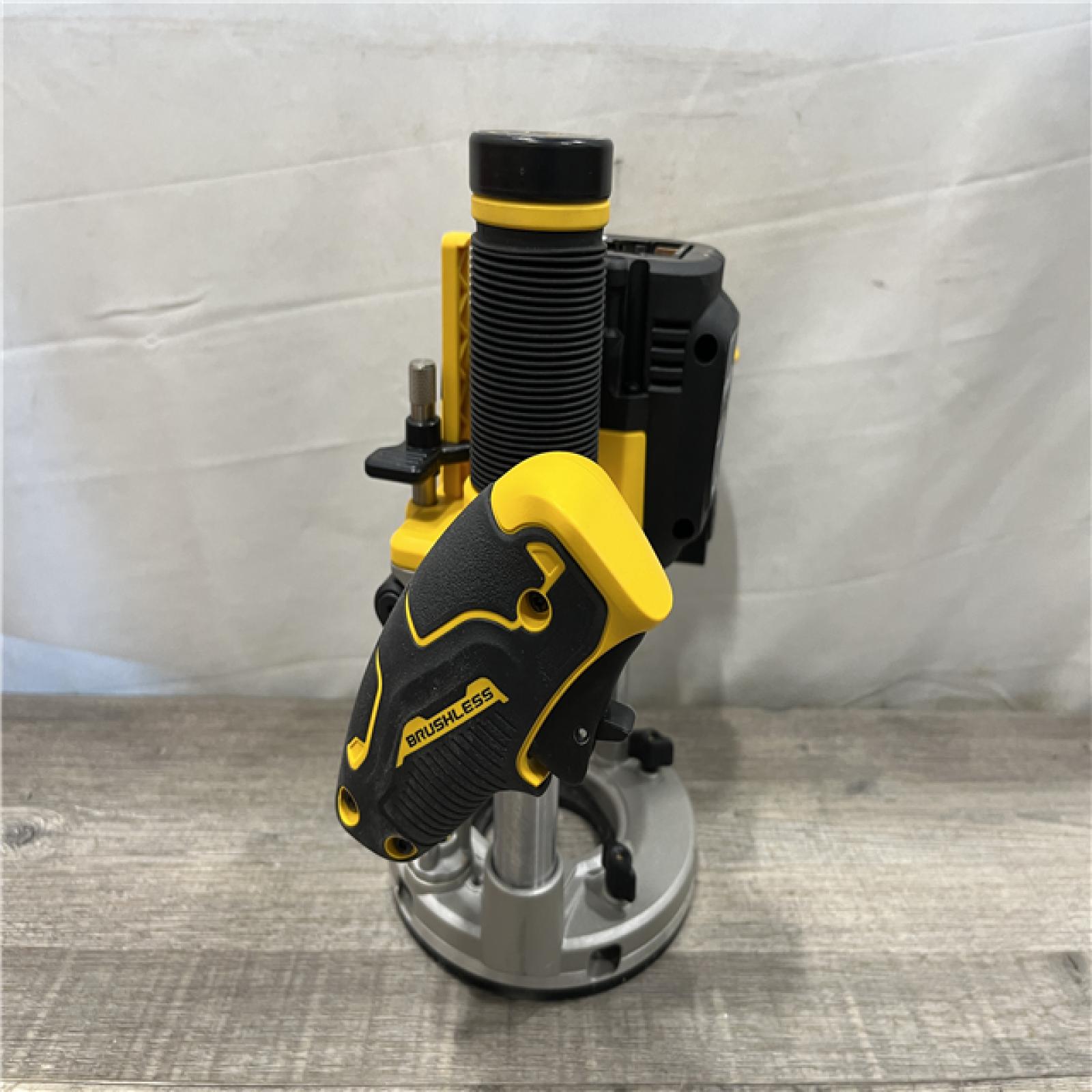 AS-IS DEWALT 20V MAX XR 2-1/4 Peak HP Brushless Cordless Plunge Router (Tool Only)