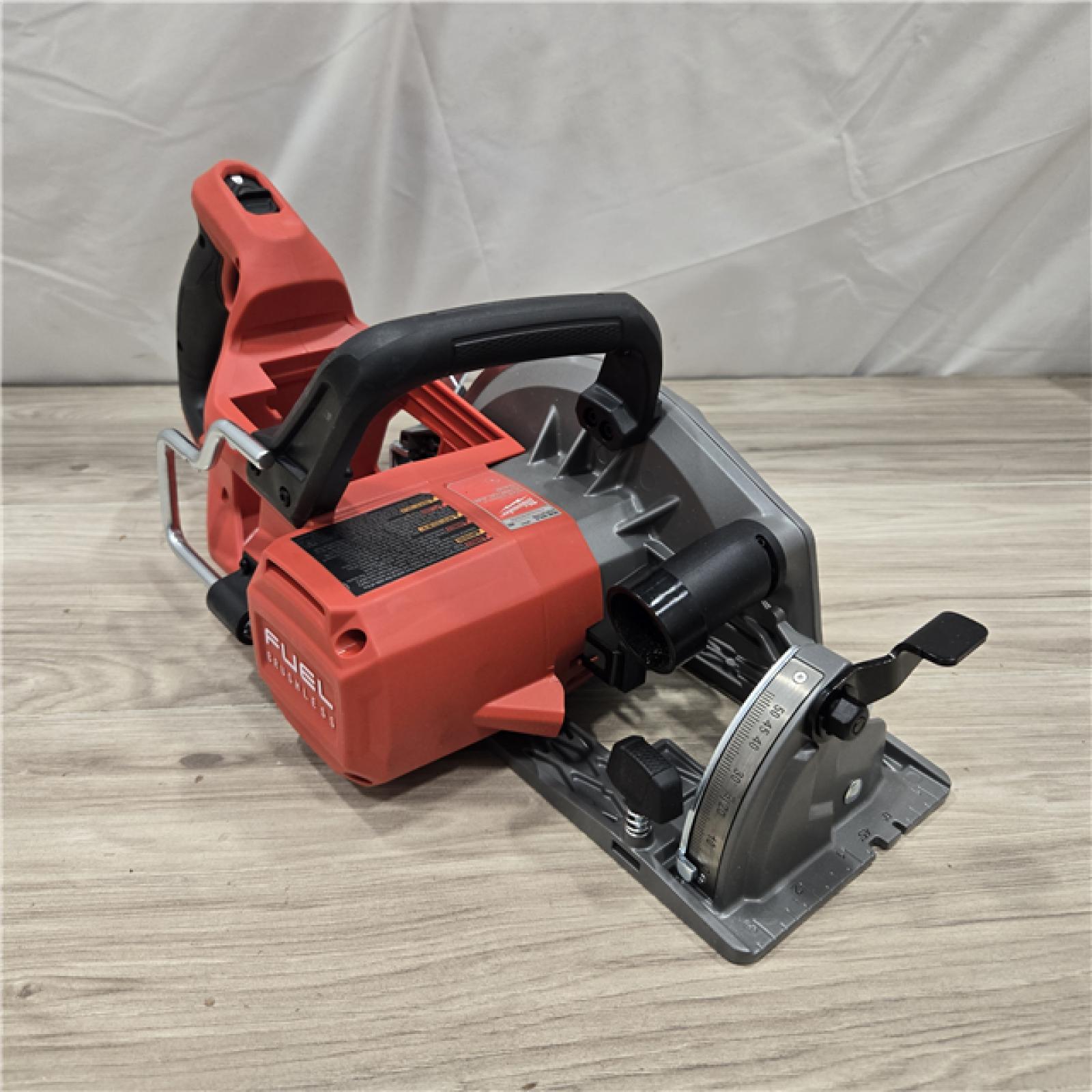 AS-IS MILWAUKEE 7-1/4 REAR HANDLE CIRCULAR SAW (TOOL ONLY)