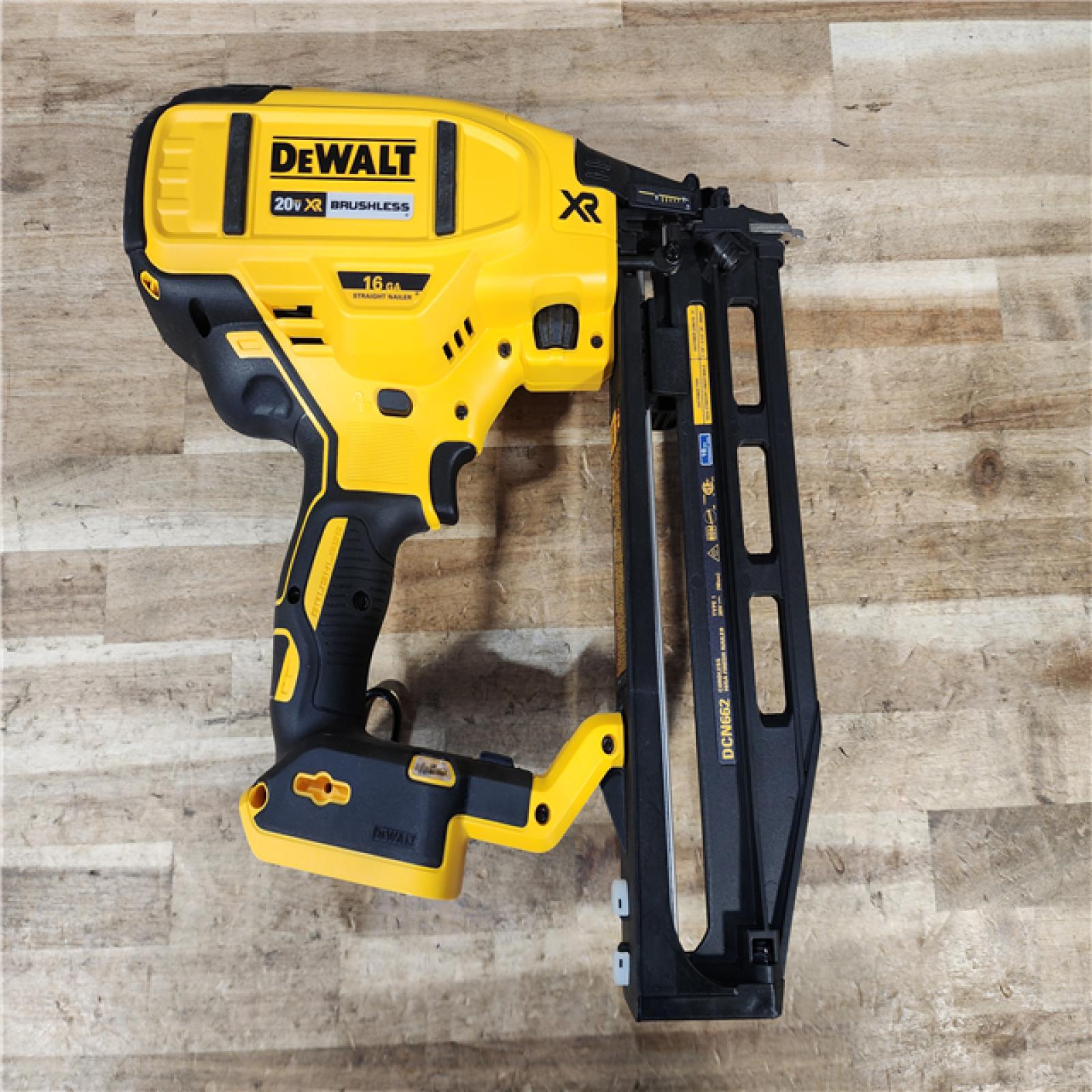 HOUSTON LOCATION - AS-IS DEWALT 20V MAX XR 16-Gauge Lithium-Ion Cordless Finish Nailer (Tool Only)