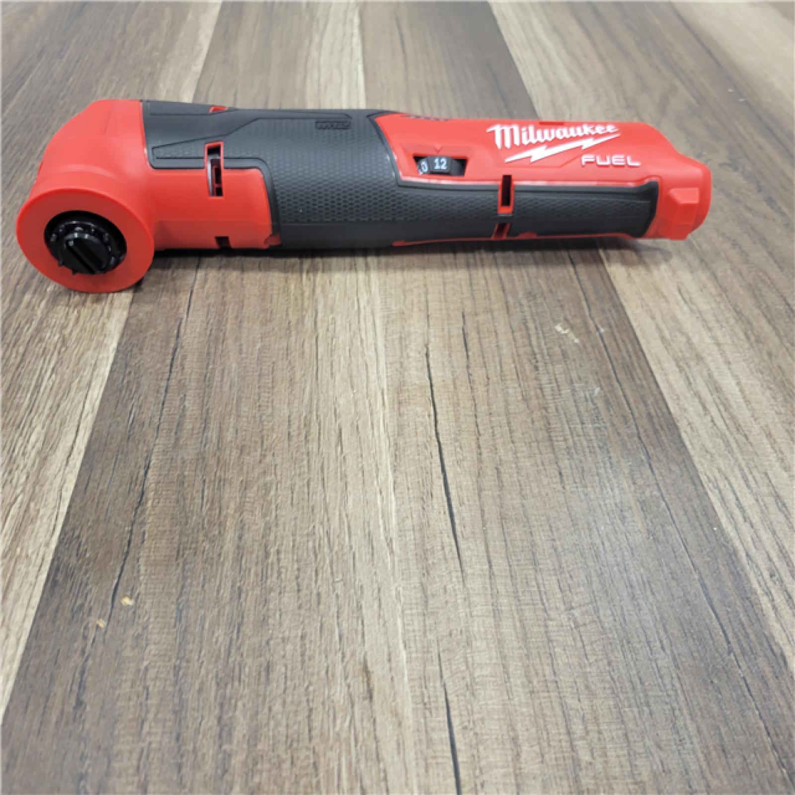 AS-IS Milwaukee M12 12V Lithium-Ion Cordless Oscillating Multi-Tool 2526-20 (Tool-Only)