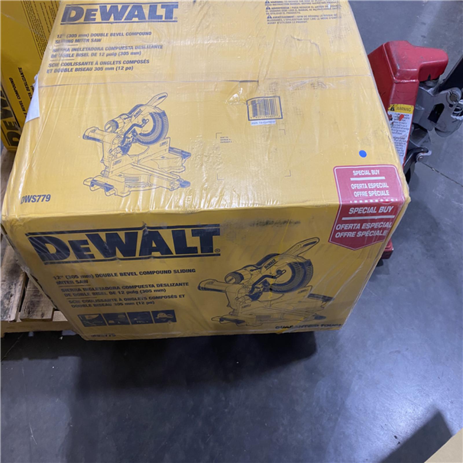 NEW- DeWalt 15 Amps 12 in. Corded Dual-Bevel Sliding Compound Miter Saw