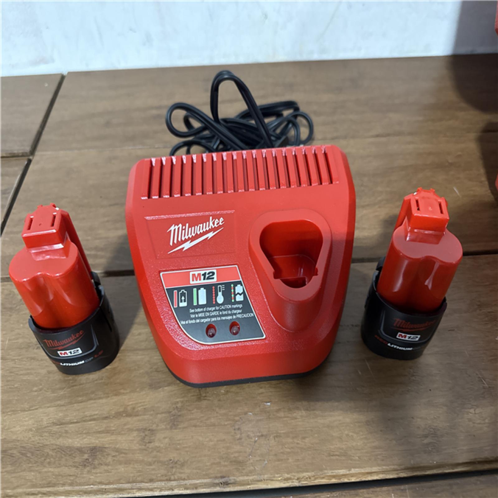 California AS-IS Milwaukee M12 Pex Expander Kit  Includes (2) Batteries  Charger & Hard Case