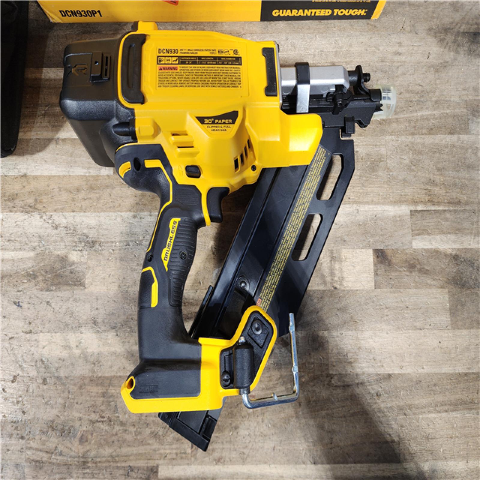 HOUSTON LOCATION - AS-IS (APPEARS LIKE NEW) DeWalt 20-Volt 30° Cordless Framing Nailer Kit with 5.0 Ah Lithium-Ion Battery and Charger