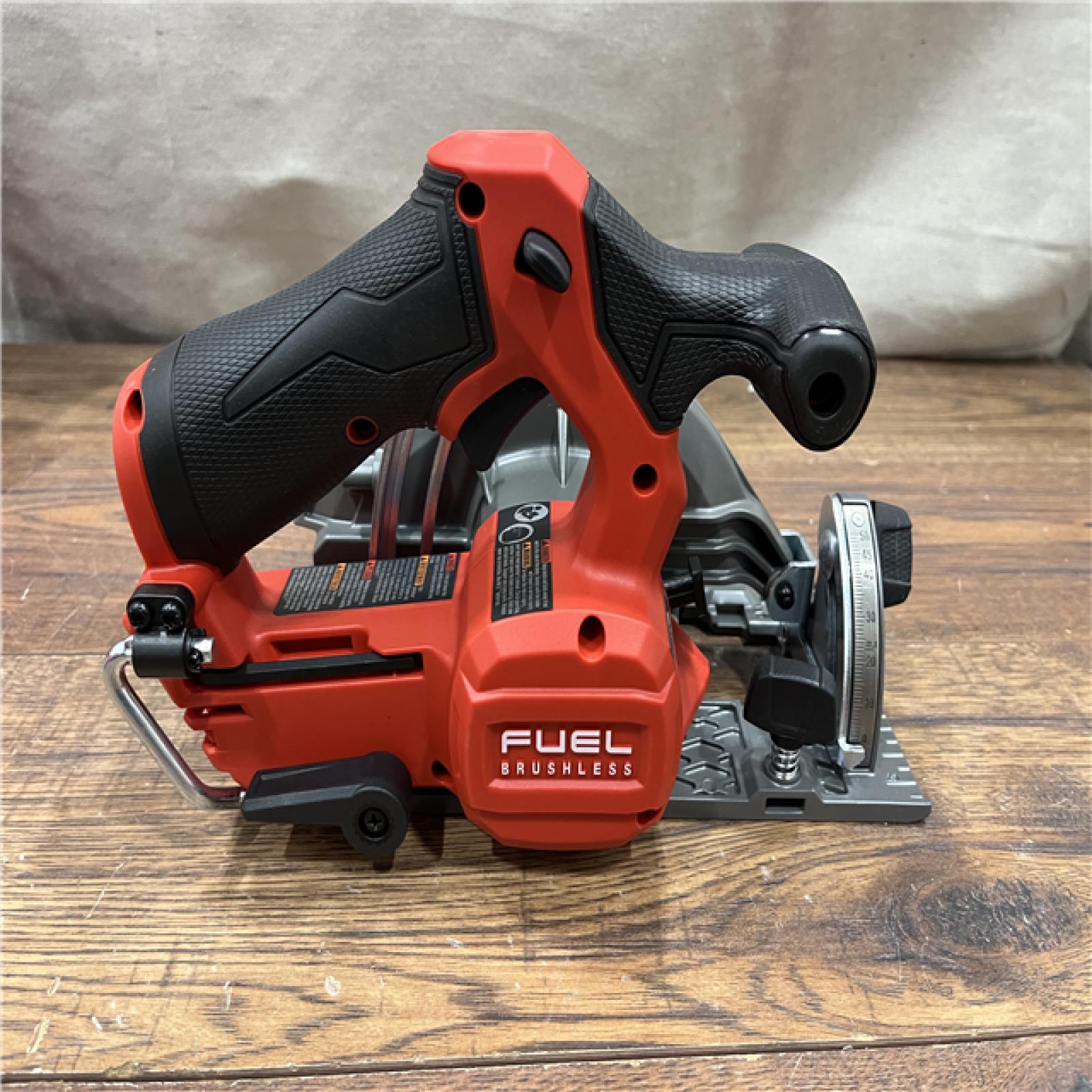 AS-IS Milwaukee M12 FUEL 12V Lithium-Ion Brushless 5-3/8 in. Cordless Circular Saw (Tool-Only)