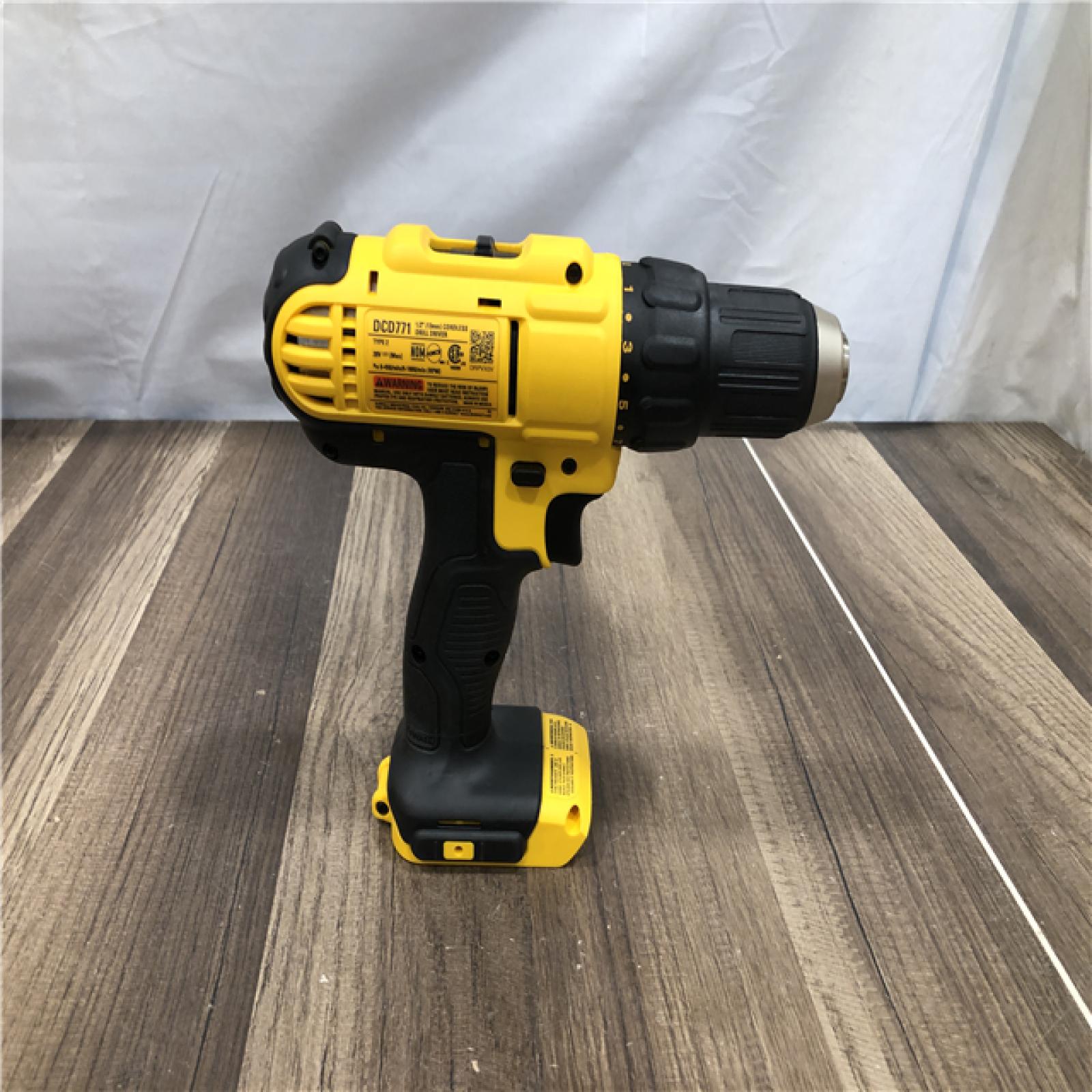 AS-IS DEWALT 20V MAX Cordless 1/2 in. Drill/Driver Kit
