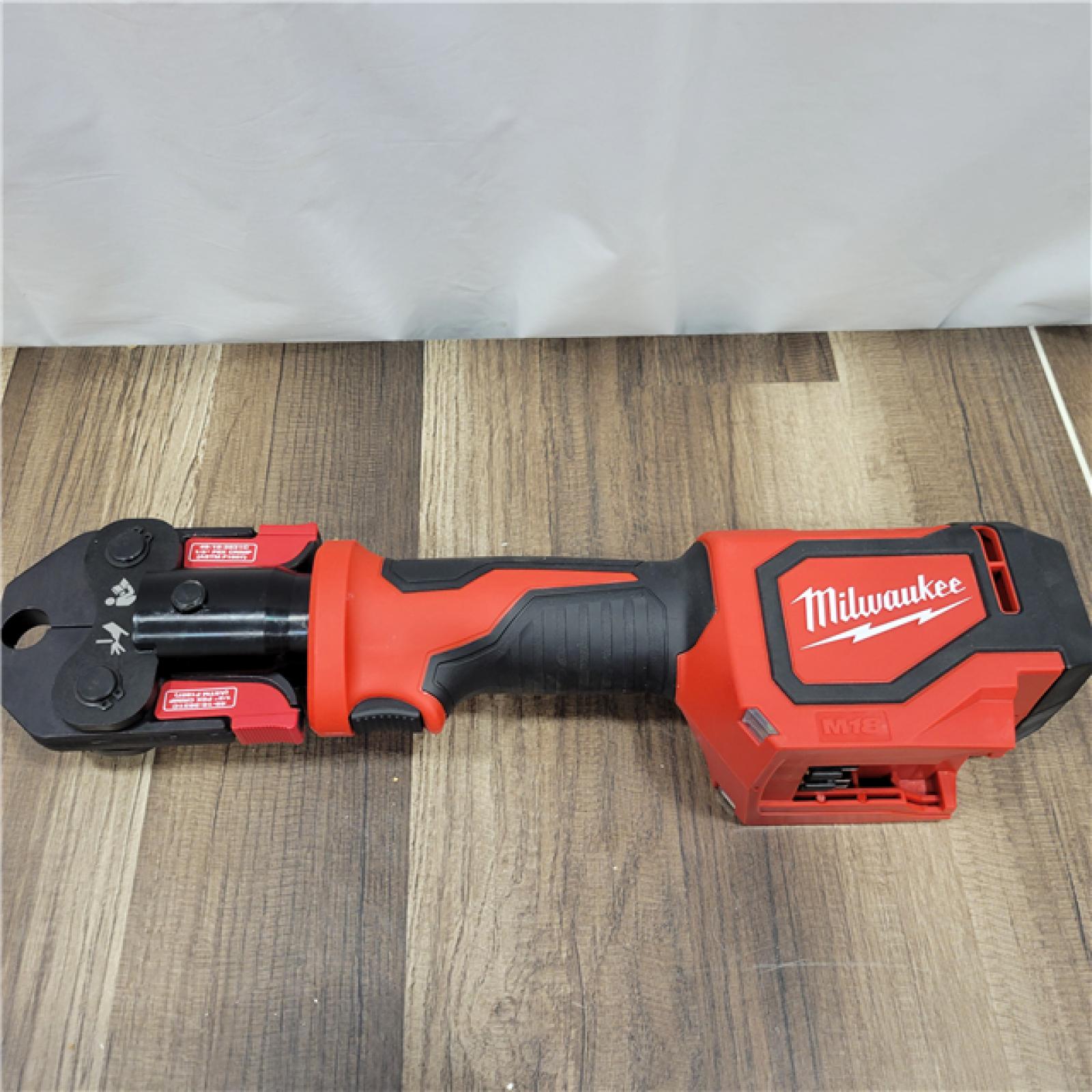 AS-IS M18 18V Lithium-Ion Cordless Short Throw Press Tool Kit with 3 PEX Crimp Jaws (2) 2.0 Ah Batteries and Charger