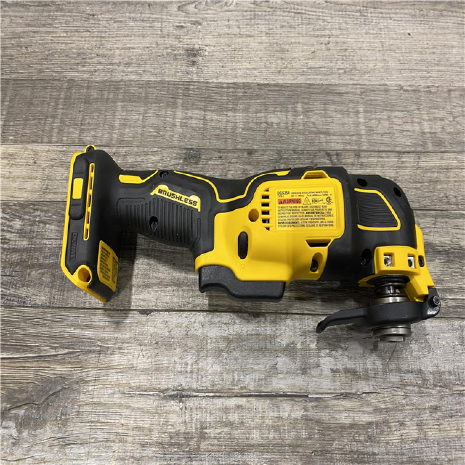 AS-IS DEWALT ATOMIC 20V MAX Cordless Brushless Oscillating Multi Tool Kit