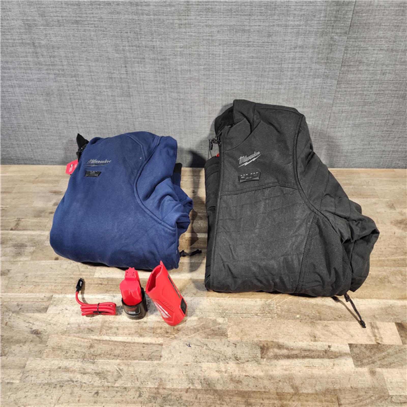 HOUSTON LOCATION - AS-IS MILWAUKEE 2 HEATED CLOTHING COMBO KIT
