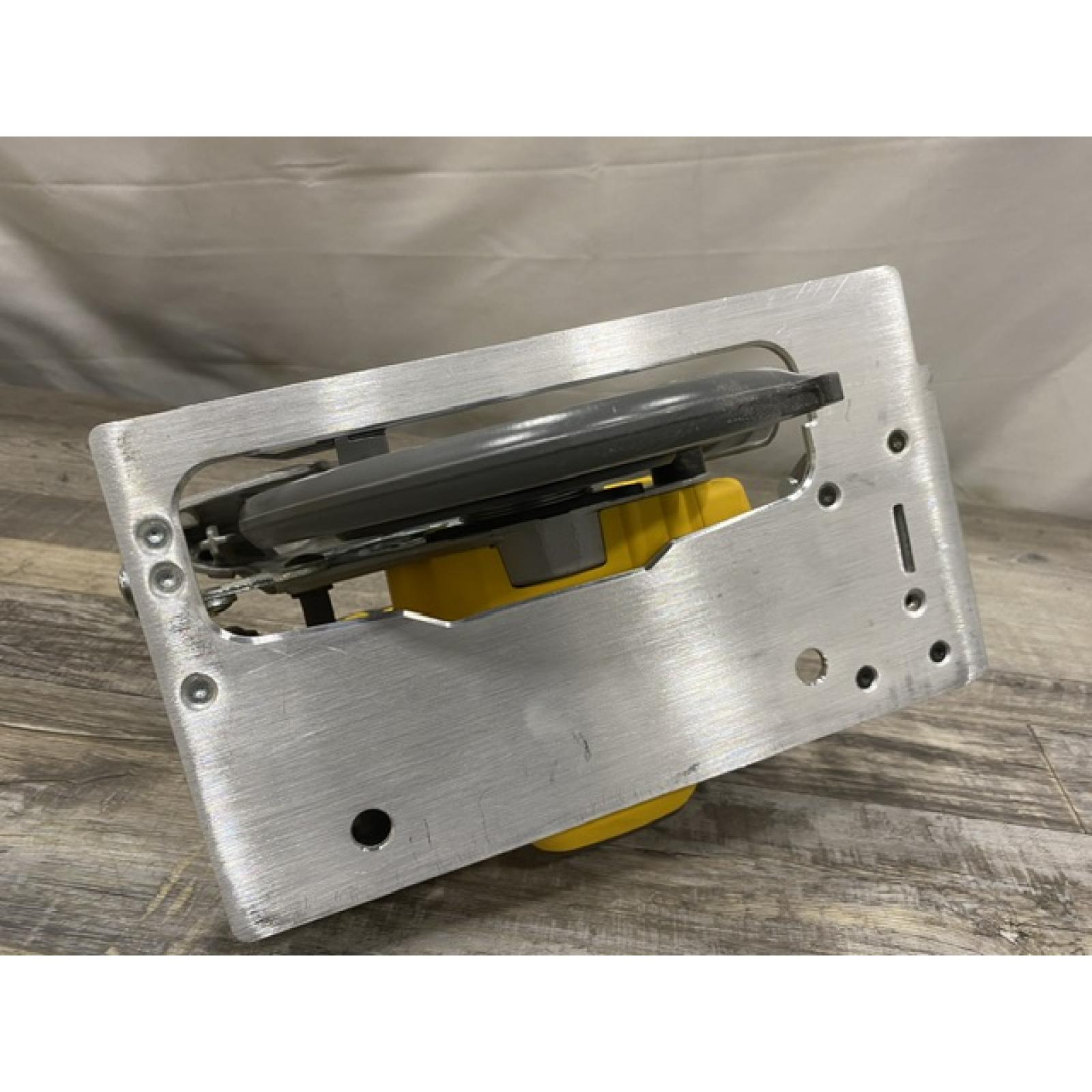 AS-IS DEWALT 20-Volt MAX 7-1/4 in. Cordless Circular Saw (Tool Only)