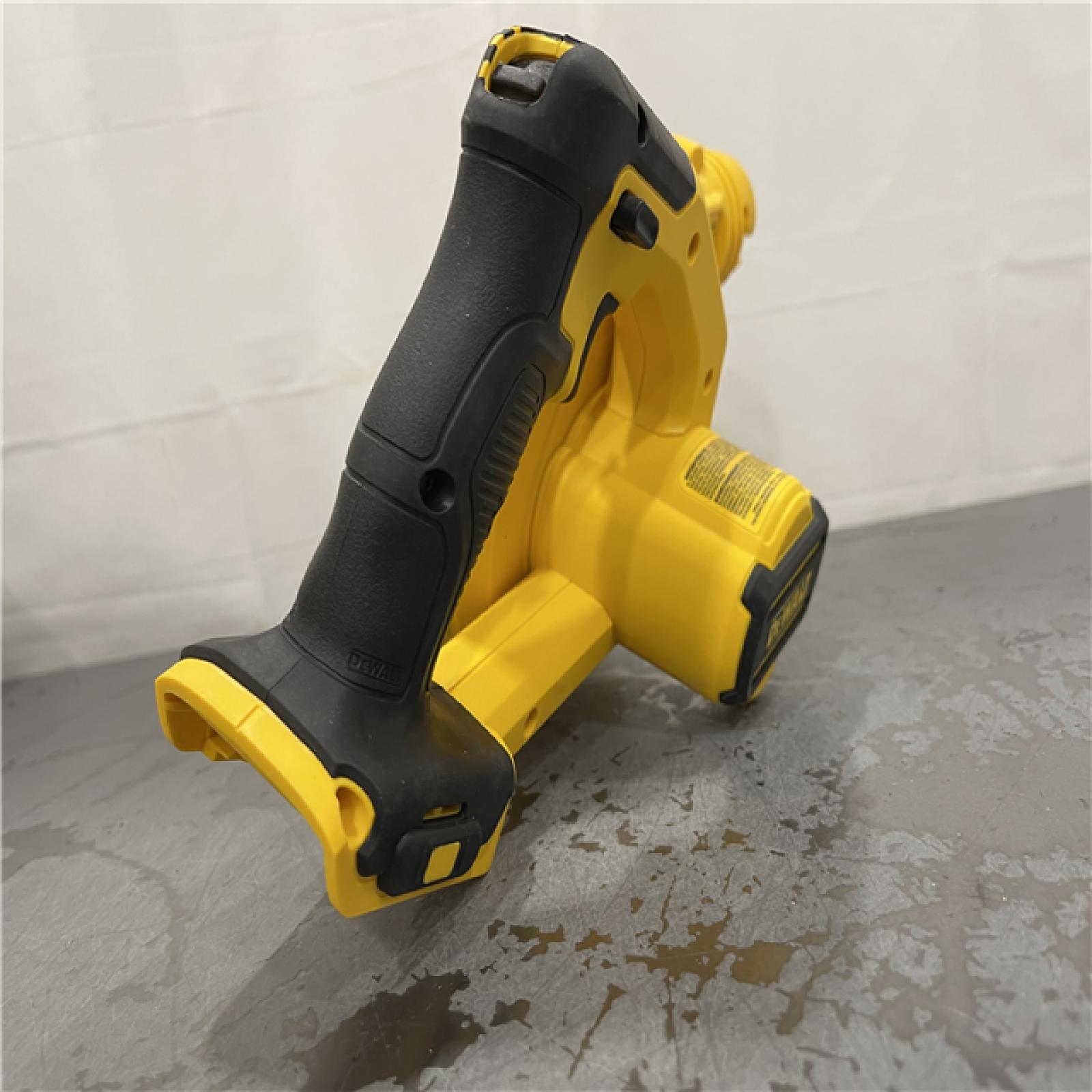 AS-IS - DeWalt 20V MAX Cordless Compact 135 MPH 100 CFM Jobsite Blower Kit