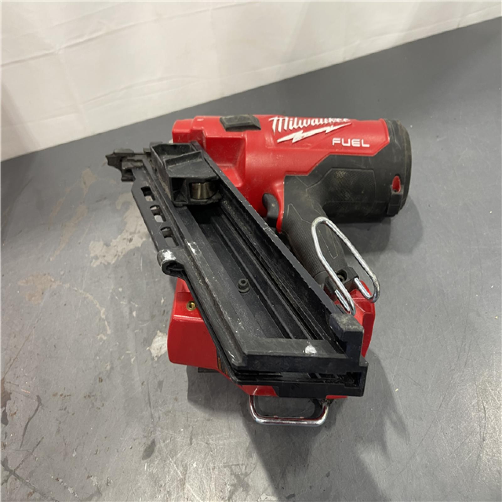 AS-IS - Milwaukee M18 FUEL 3-1/2 in. 18-Volt 30-Degree Lithium-Ion Brushless Cordless Framing Nailer
