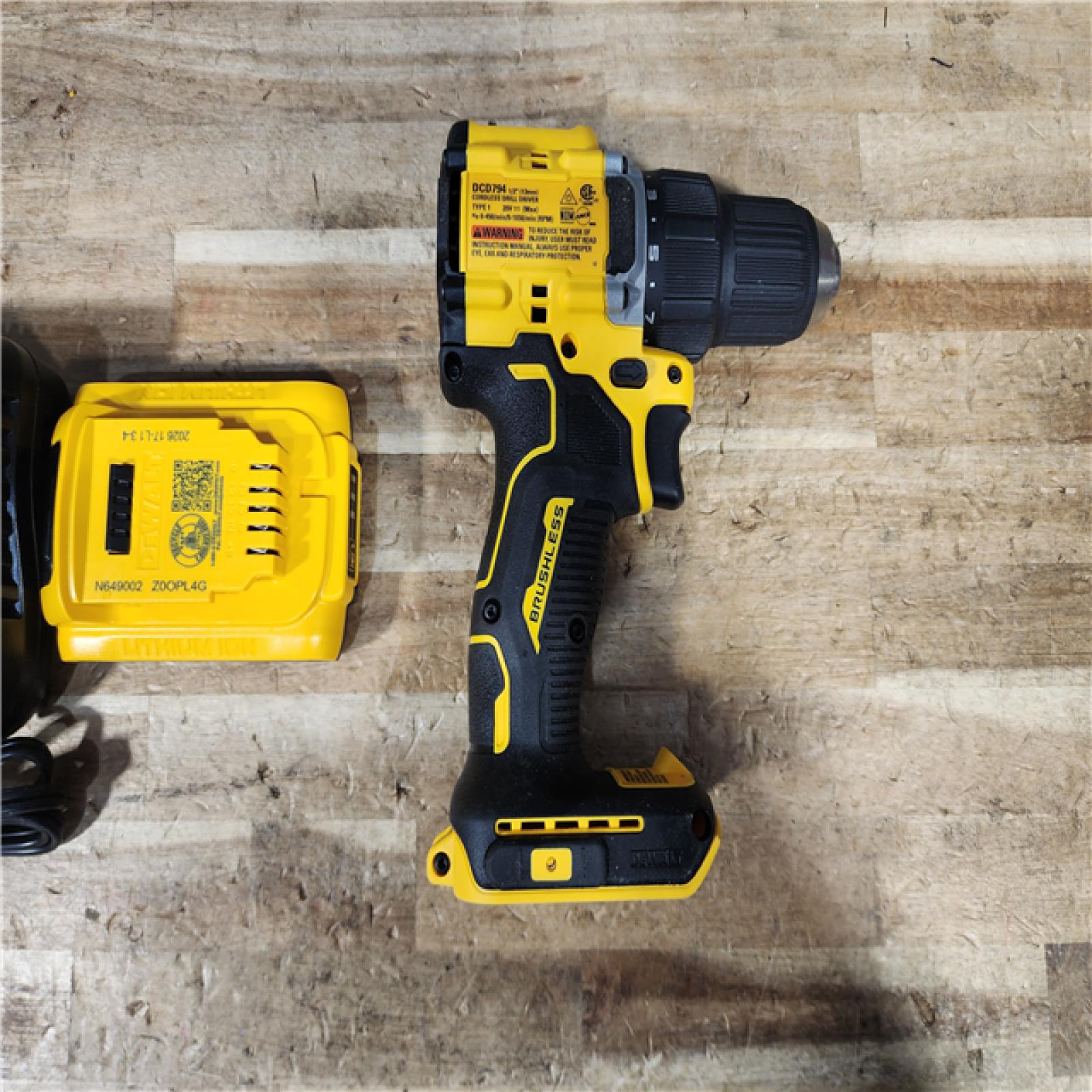 HOUSTON LOCATION - AS - IS DEWALT Atomic 20V Lithium-Ion Cordless Compact 1/2 in. Drill/Driver Kit