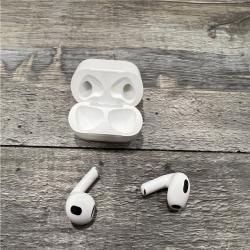 AS-IS Apple - AirPods (3rd generation) with Lightning Charging Case - White
