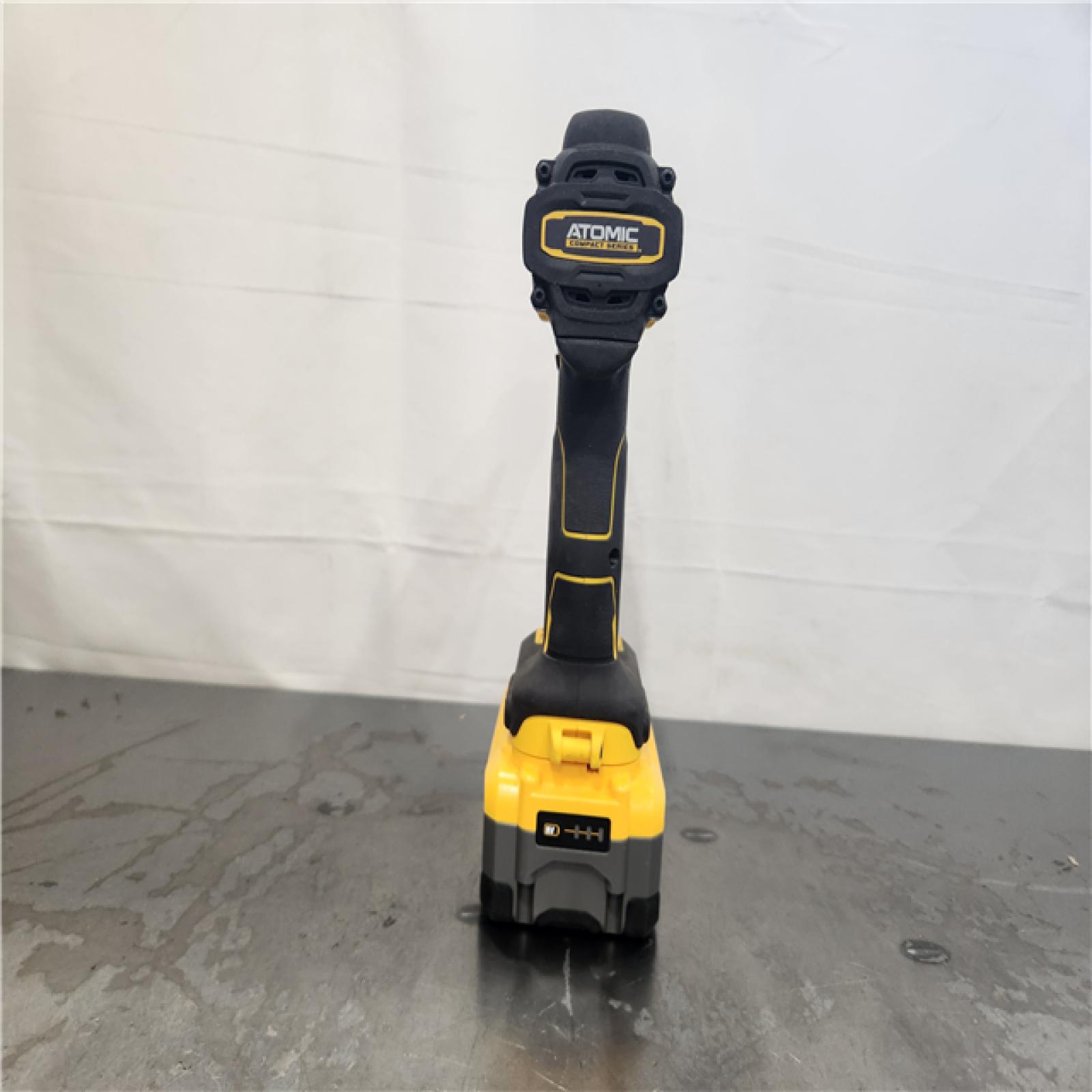 AS-IS- DEWALT 20V XR Lithium-Ion Cordless Hammer Drill Kit